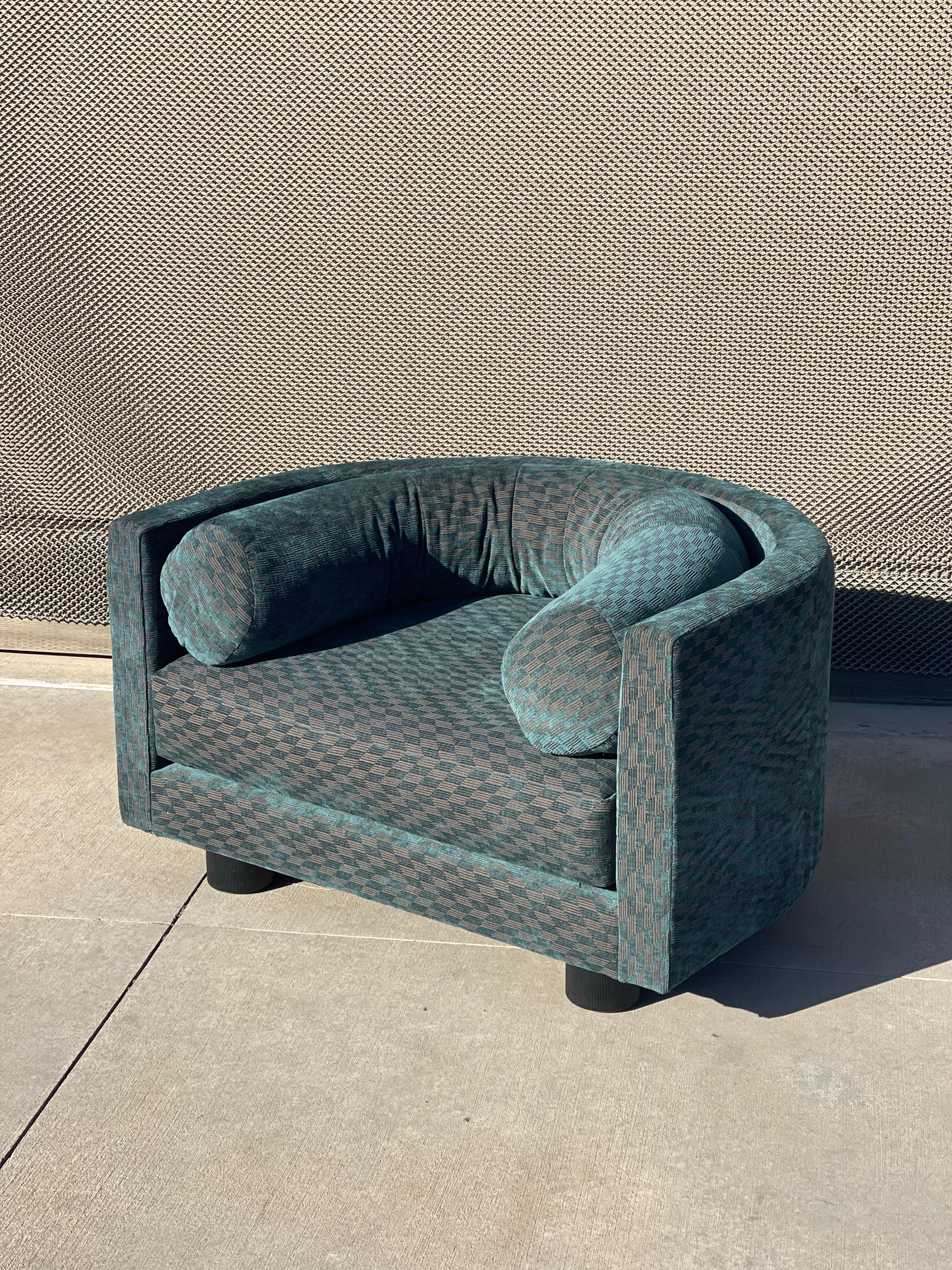 Stunning vintage barrel chair, newly reupholstered in checkered fabric. Very comfortable. A timeless accent piece perfect for a living room, office or bedroom. 