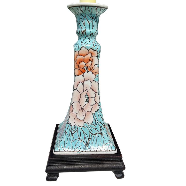 Hong Kong Lampe de bureau vintage en céramique turquoise de style chinoiserie avec motif floral en vente