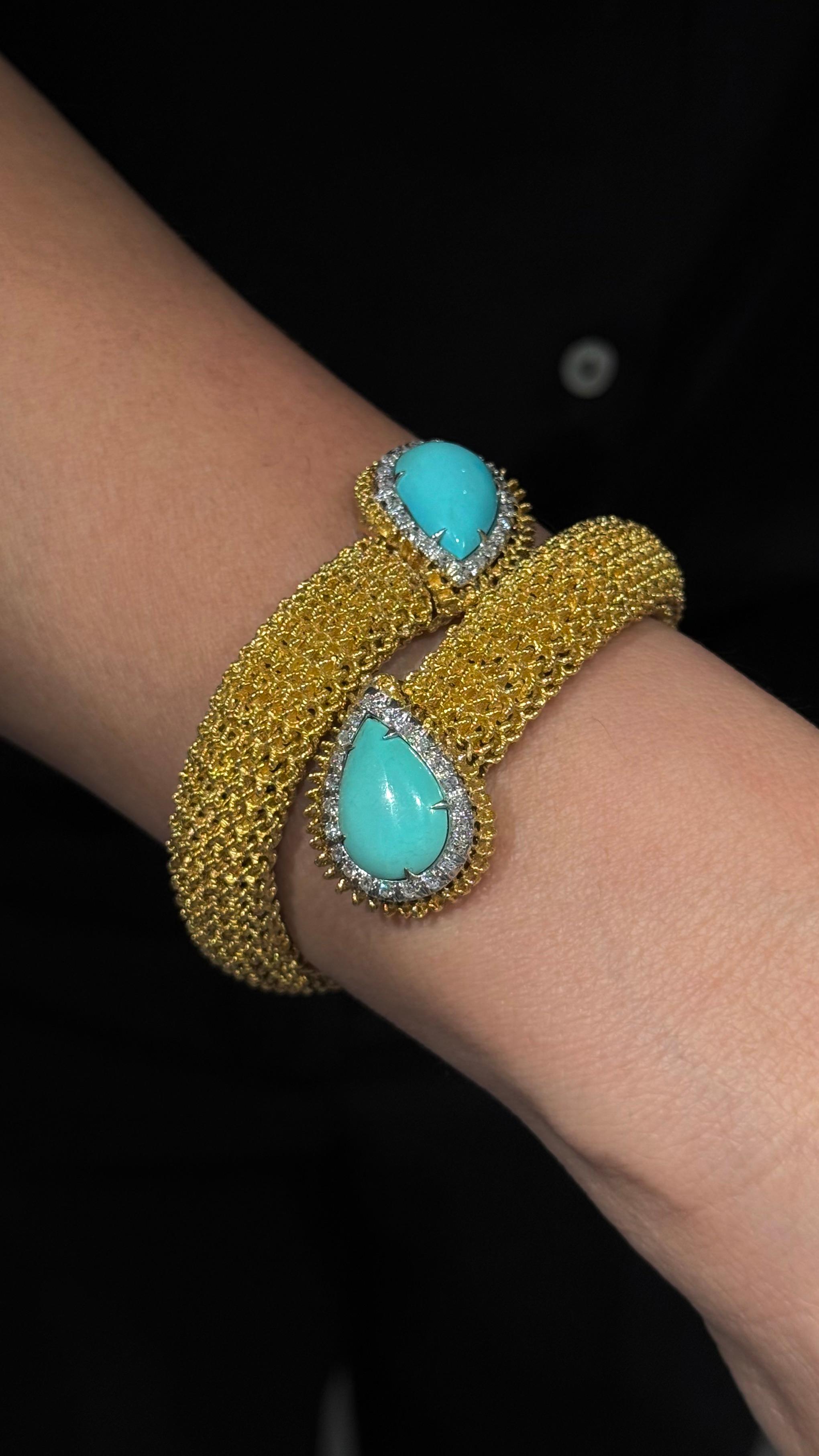 Vintage Turquoise Diamond Toi-et-Moi Crossover Bracelet Yellow Gold 1960s 1970s (Tropfenschliff) im Angebot