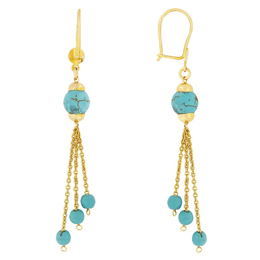 Este precioso juego de pendientes está fabricado en oro amarillo de 18 quilates y presenta cuatro turquesas en cada pendiente. Las turquesas más grandes son de 8 mm y tienen tres turquesas más pequeñas de 4,5 mm colgando elegantemente de cada una.