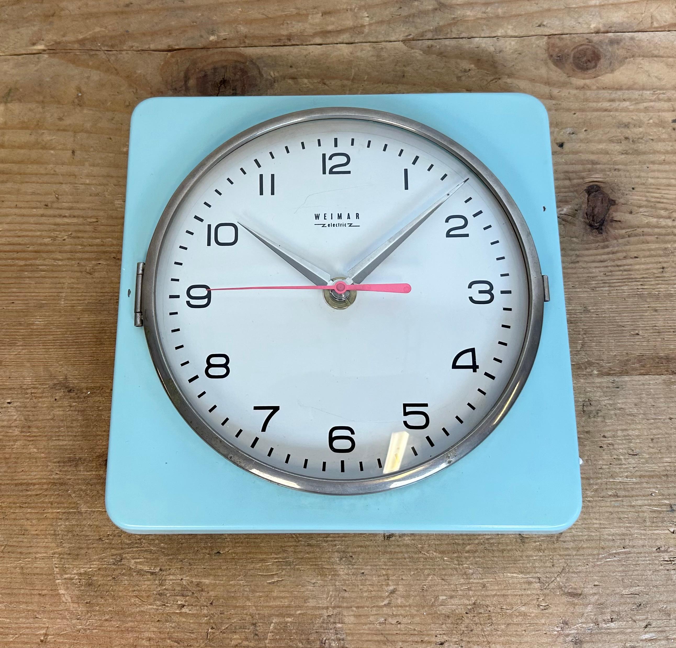 Vintage Turquoise East German Wall Clock from Weimar Electronic , 1970s For Sale 3
