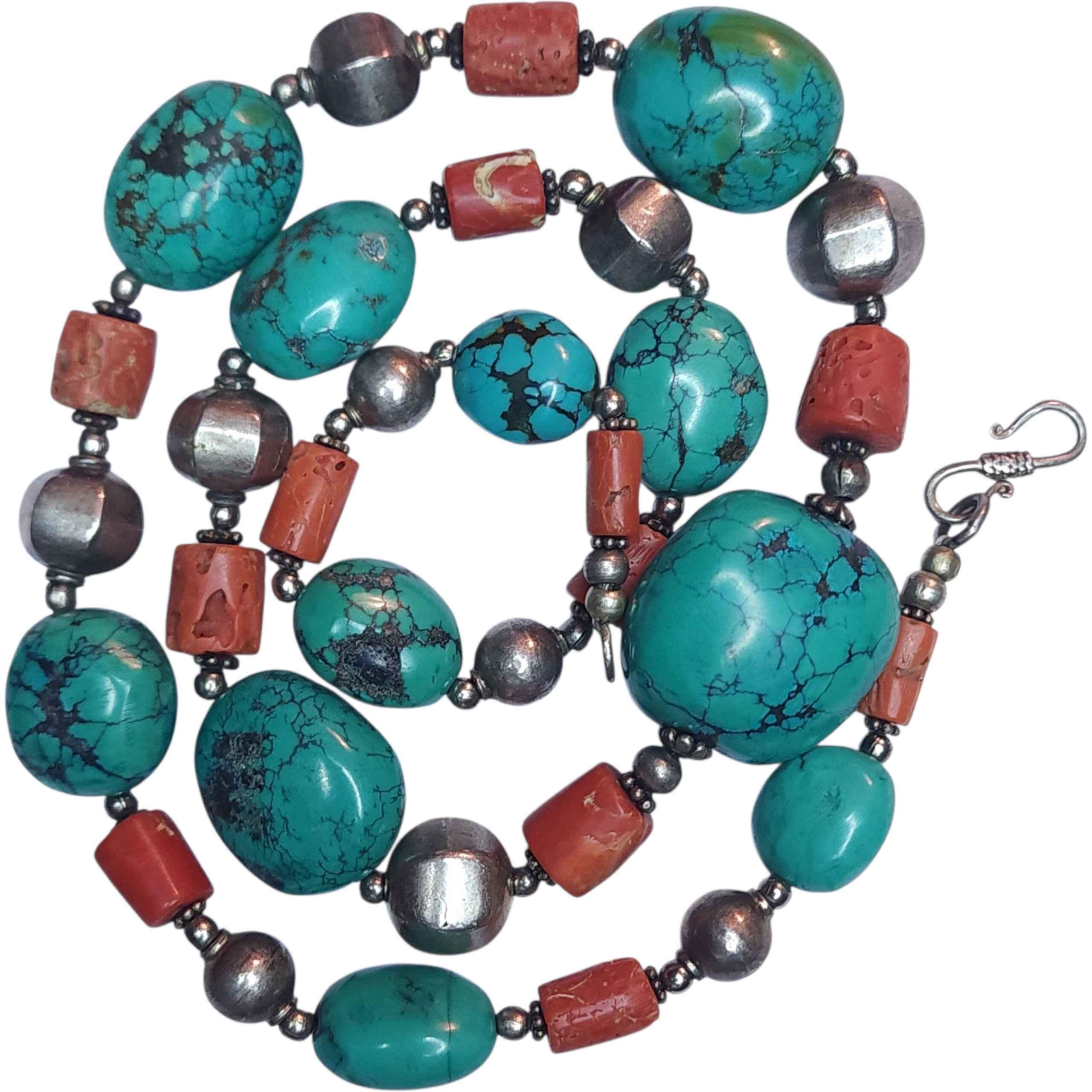 Grezzo Collana d'epoca in argento massiccio con corallo e turchese del Mediterraneo in vendita