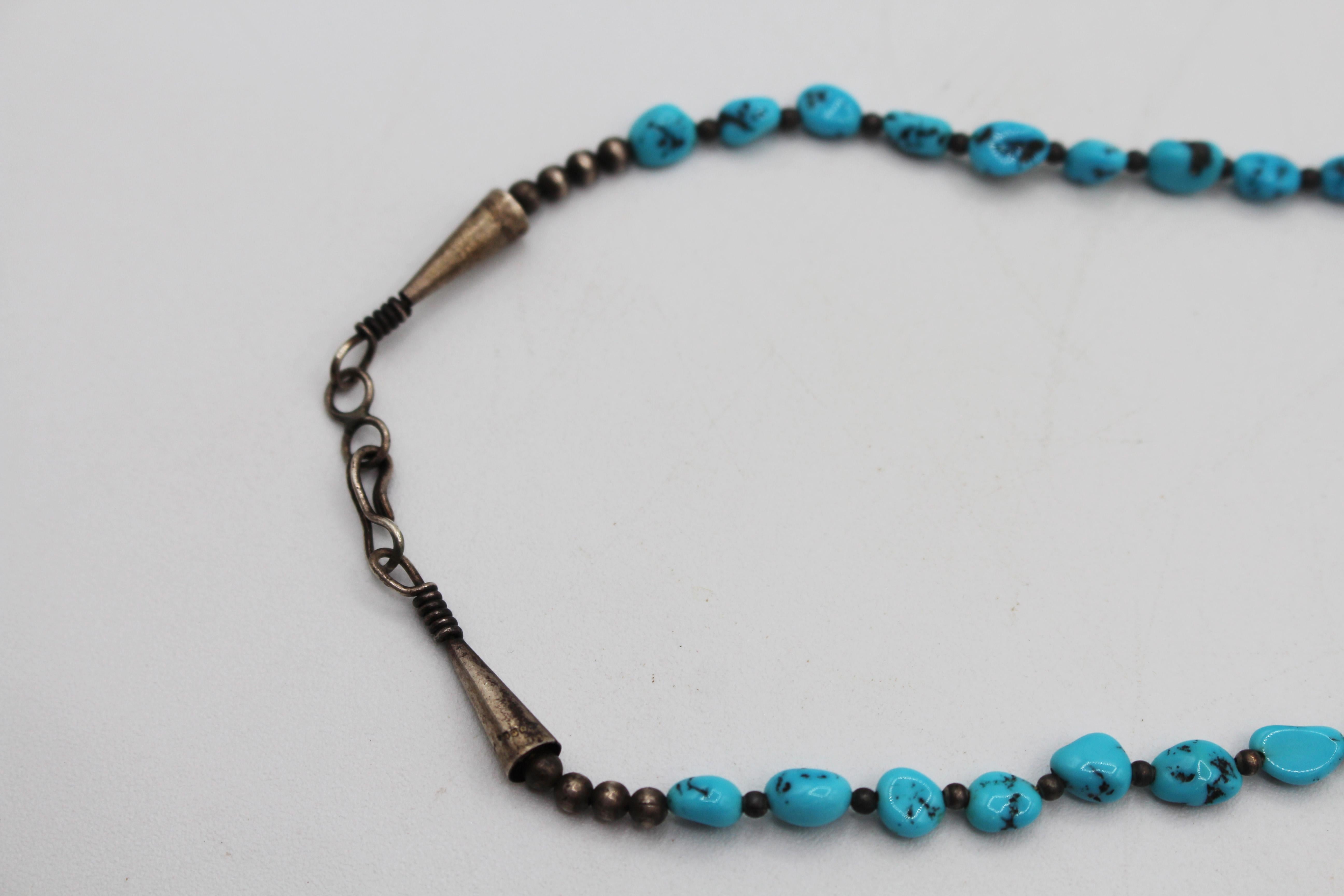 Perlé Vintage Turquoise Native American Necklace en vente
