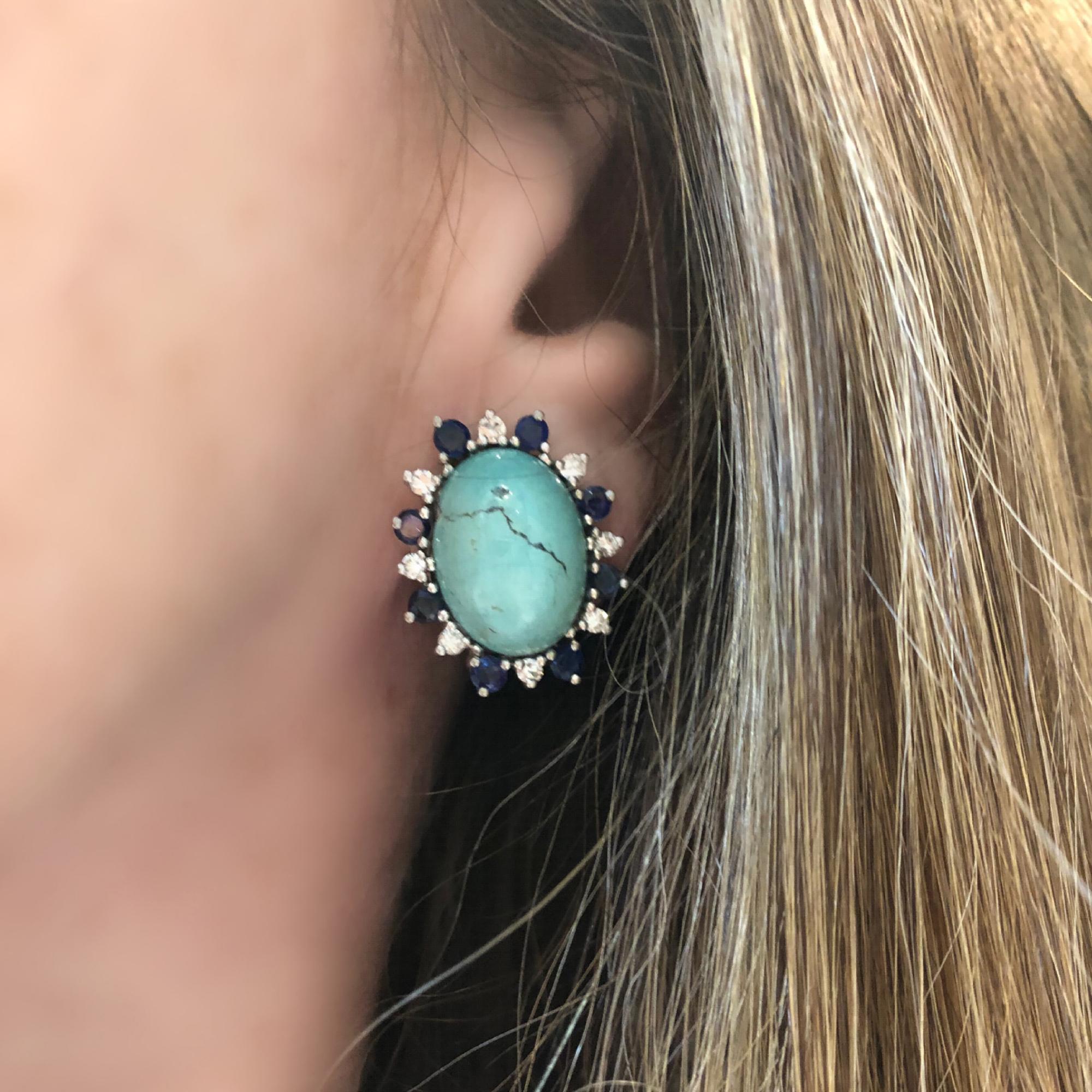 Türkis-Saphir- und Diamant-Clip-on aus 18 Karat im Zustand „Gut“ im Angebot in Miami, FL