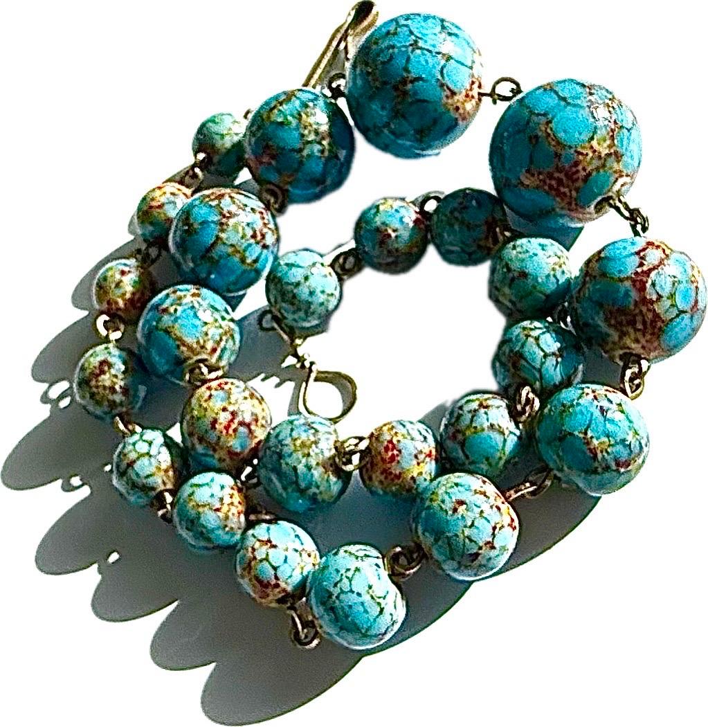 Vintage turquoise stone composite graduaded beaded necklace, hook clasp In Excellent Condition For Sale In Kings Langley, GB