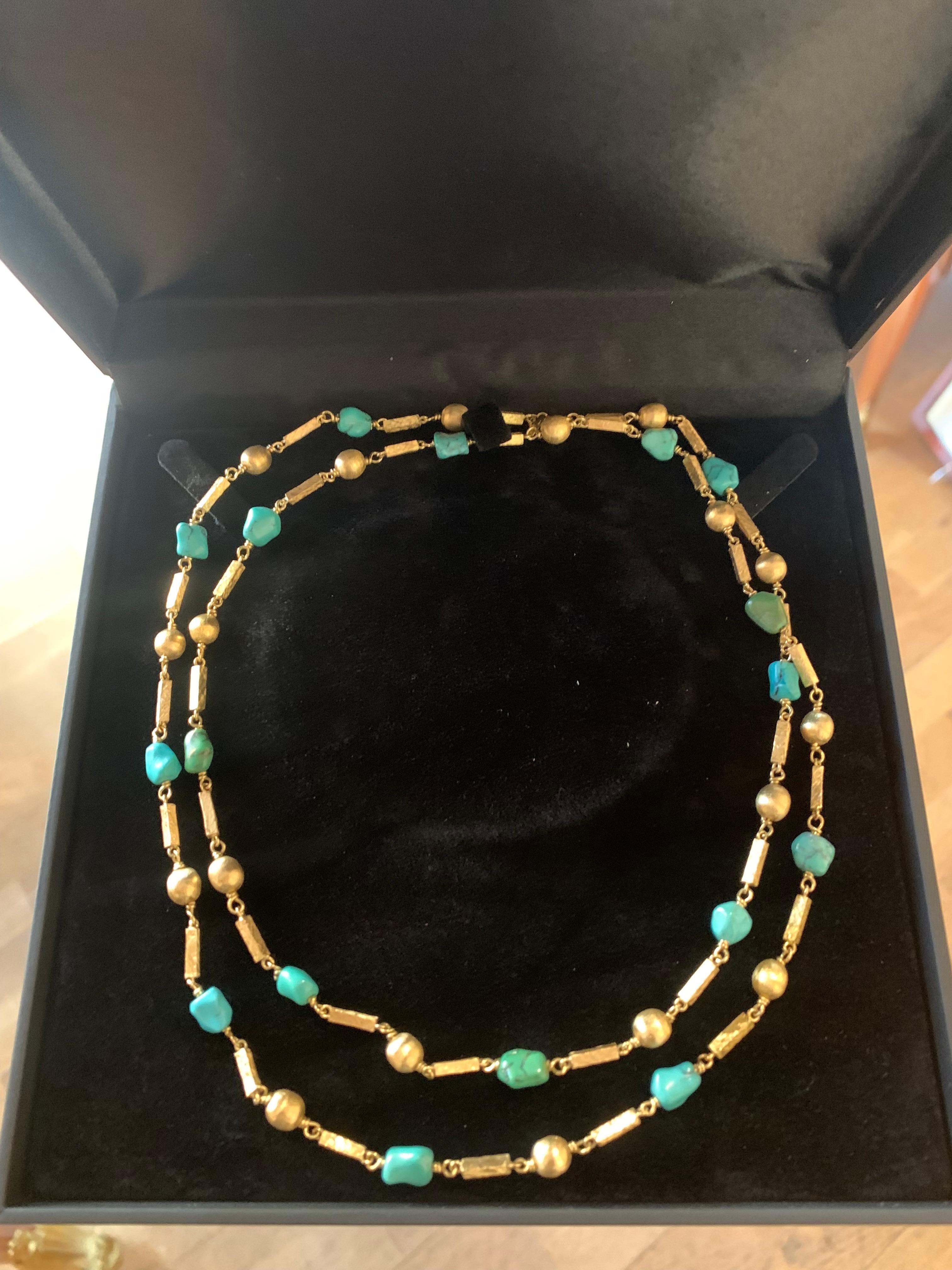 Contemporary Vintage Turquoises 18 Carats Yellow Gold Necklace For Sale
