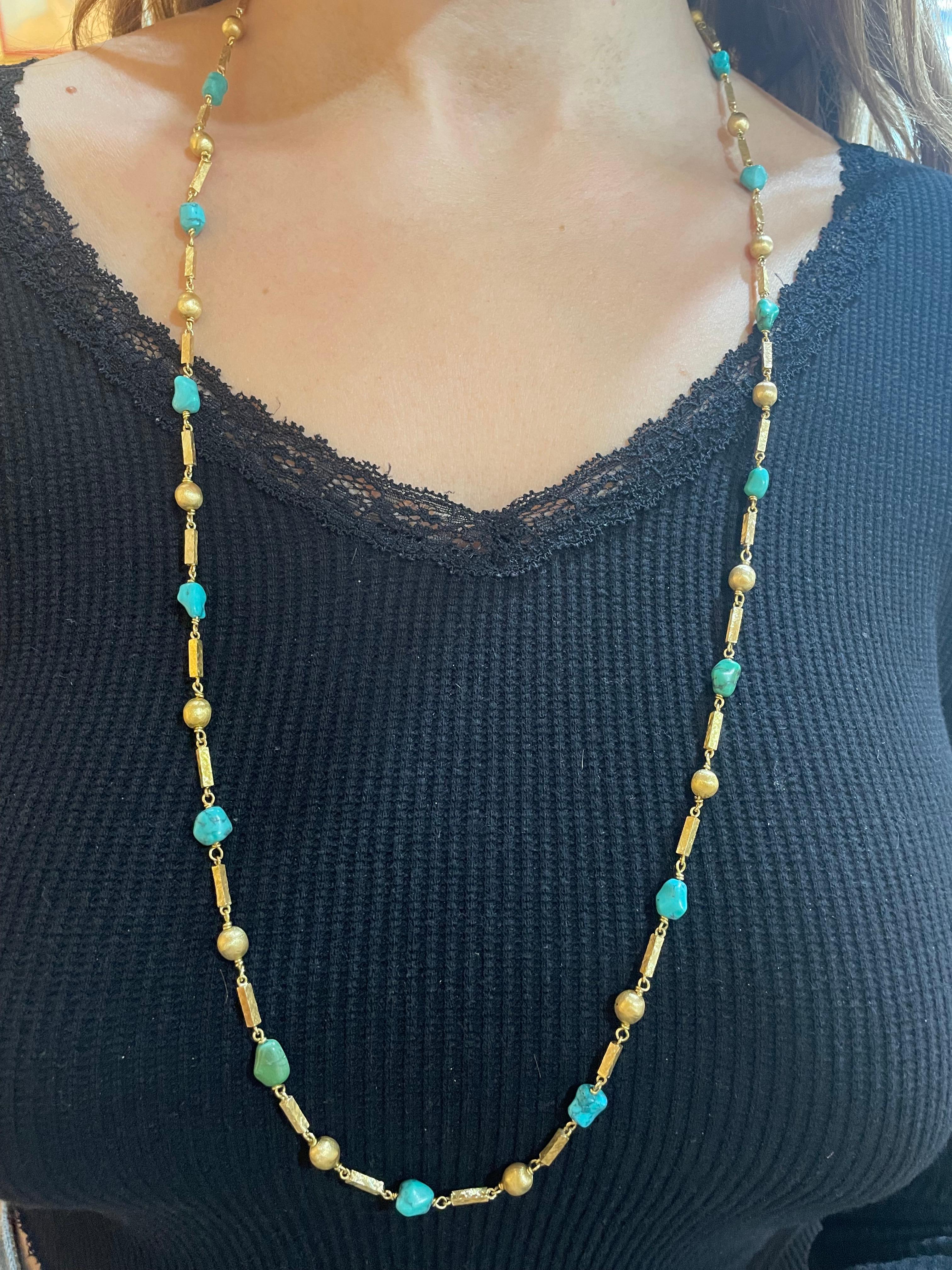 Cabochon Vintage Turquoises 18 Carats Yellow Gold Necklace For Sale