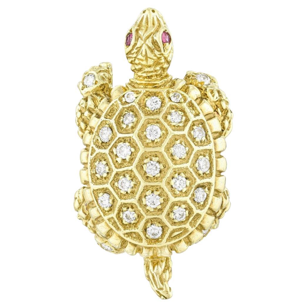 Vintage One of a kind two in one turtle diamond and gold ring in 18k Gelbgold. 

Die Details sind wie folgt: 
Gewicht des Diamanten: 0,48 Karat (Farbe G und Reinheit VS) 
Gold: 24 Gramm 
Abmessungen: Ring oben: 3/4 x 1-3/8 Zoll 
Ring Größe : 6 3/4 

