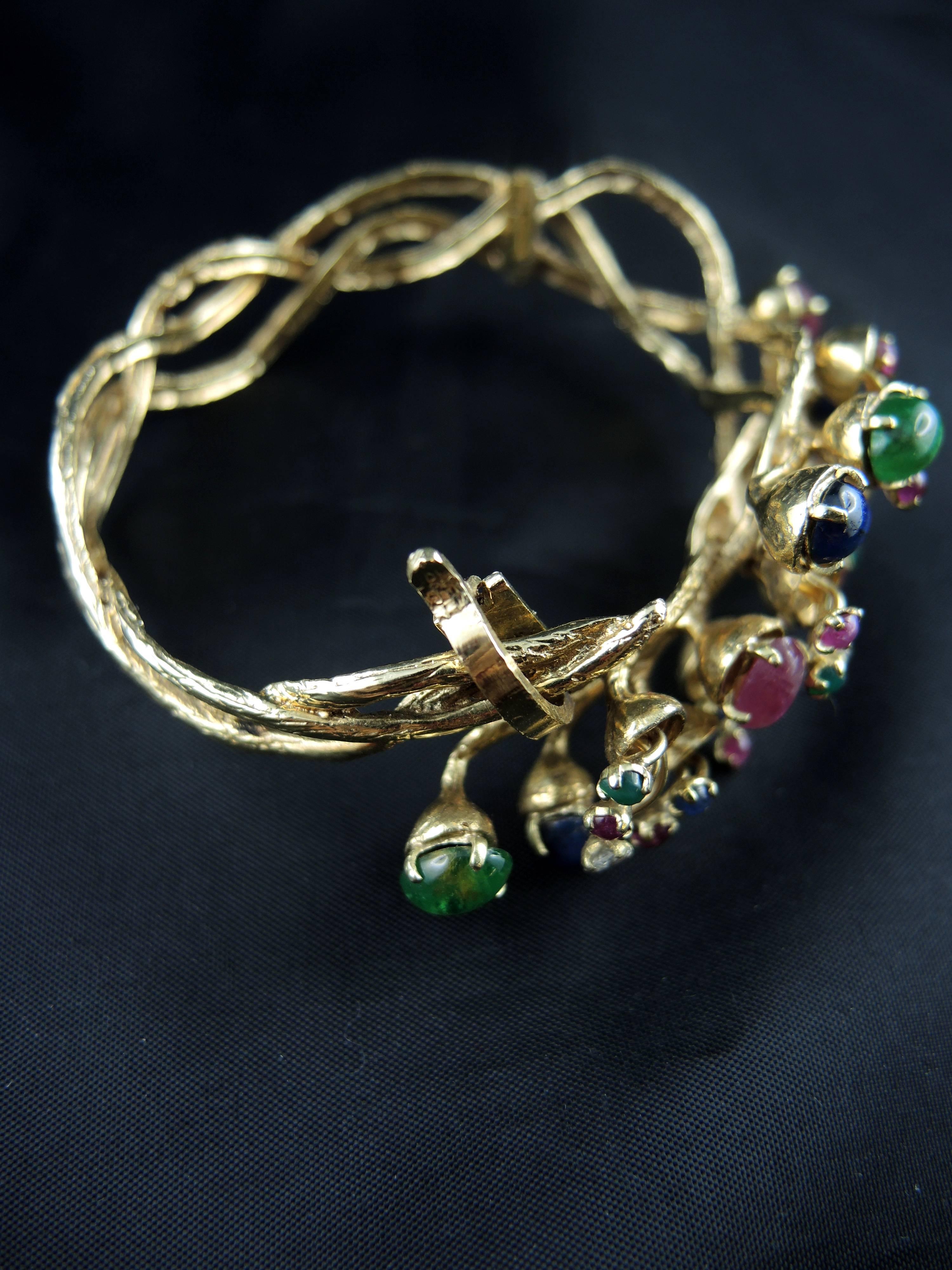 Vintage Tutti Frutti 14 Kt Gold Bracelet With Rubies Sapphires Emeralds Diamonds In Good Condition For Sale In Paris, FR