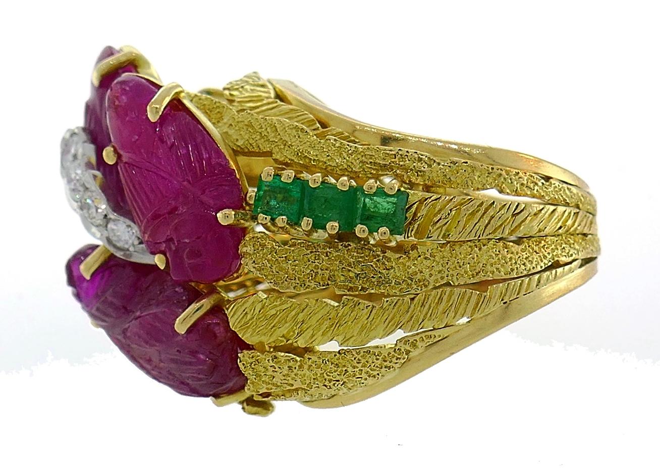 Mixed Cut Vintage Tutti-Frutti Gold Ring Diamond Emerald Carved Ruby, 1950s For Sale