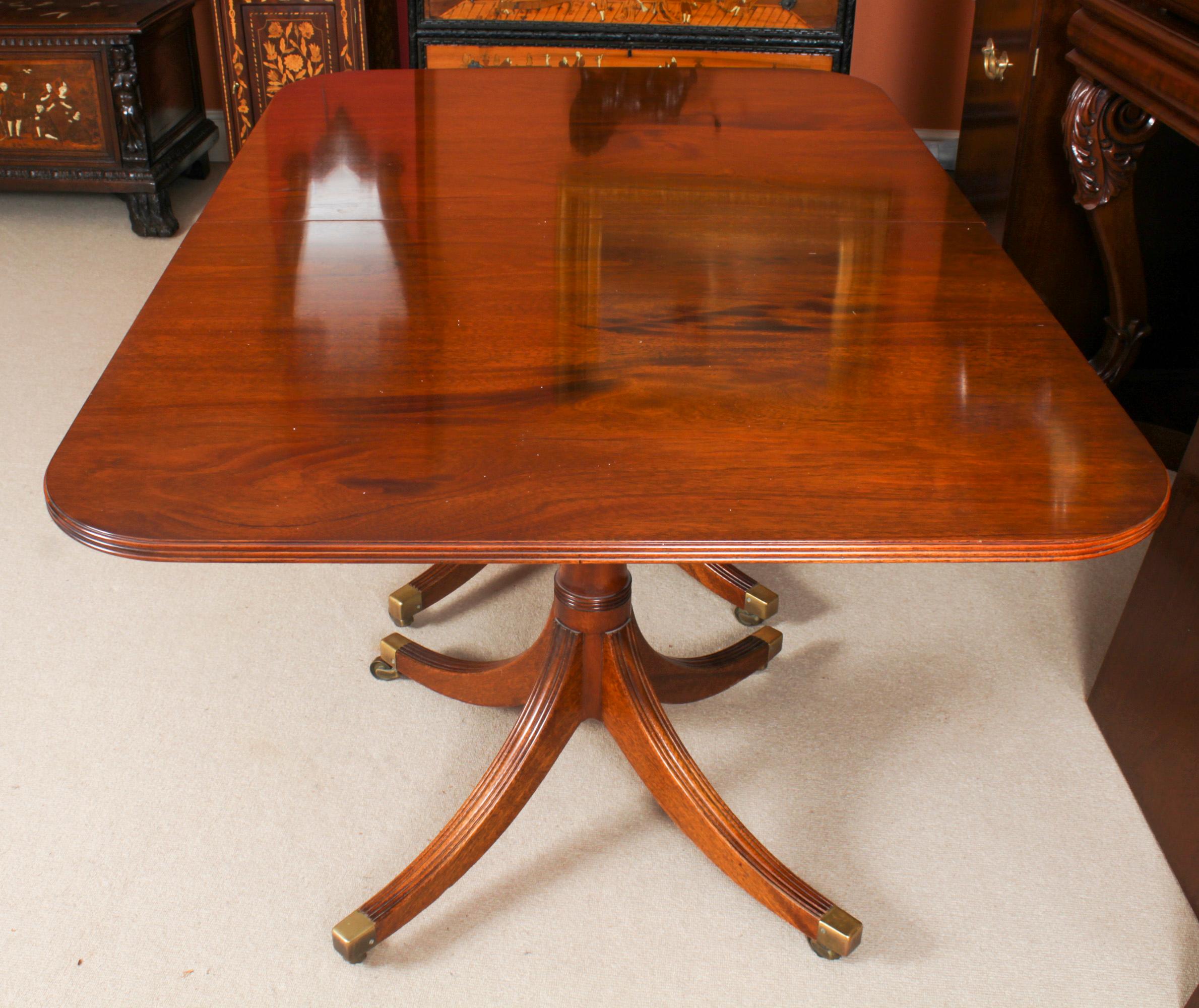 Vintage Twin Pillar Dining Table & 10 Dining Chairs by William Tillman 20th C In Good Condition In London, GB
