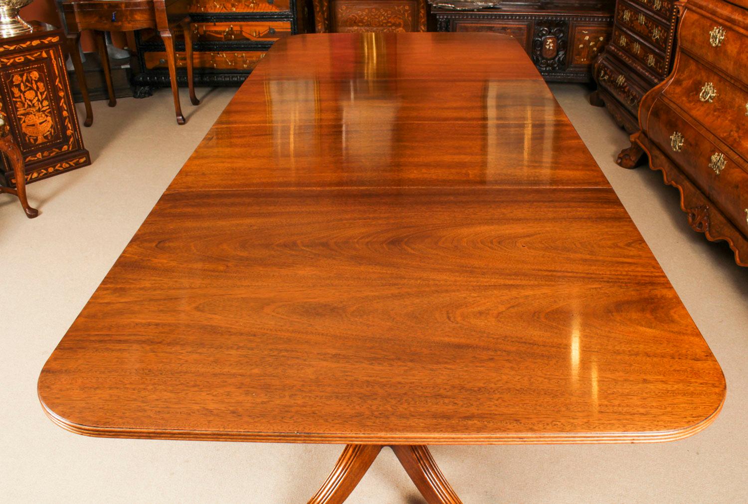 Vintage Twin Pillar Dining Table & 10 Dining Chairs by William Tillman 20th C In Good Condition In London, GB