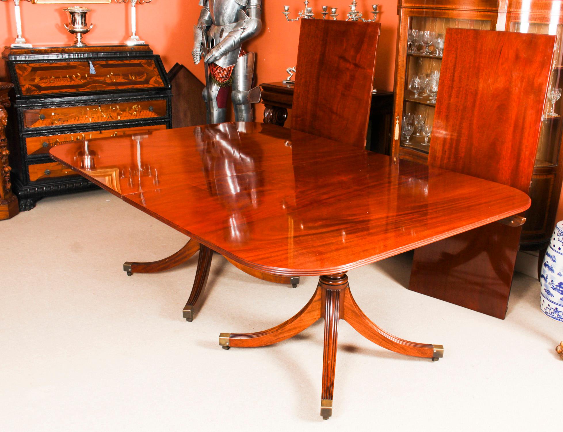 Vintage Twin Pillar Dining Table by William Tillman & 12 Dining Chairs 20th C In Good Condition In London, GB