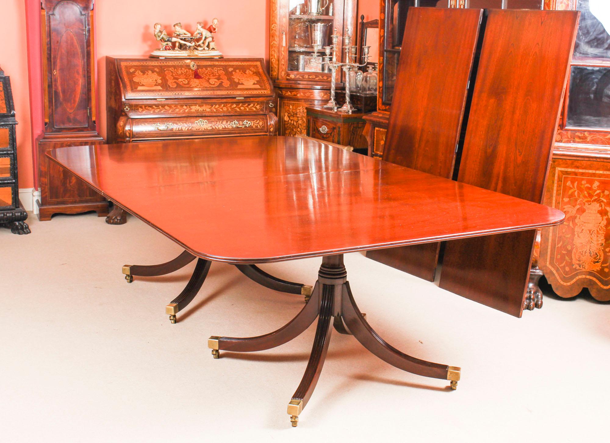 Vintage Twin Pillar Dining Table and 14 Antique Dining Chairs In Good Condition In London, GB