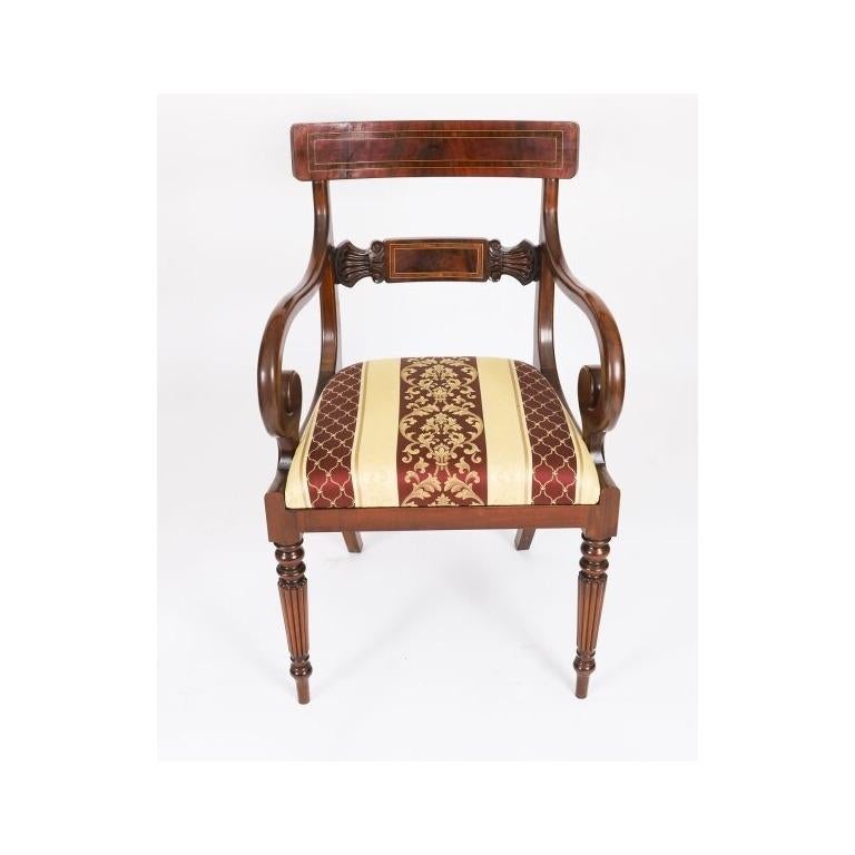 Table de salle à manger vintage à deux piliers en acajou et 12 chaises Regency Revival20thCentury en vente 6