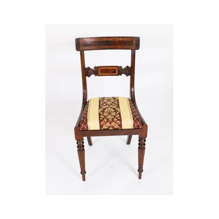 Table de salle à manger vintage à deux piliers en acajou et 12 chaises Regency Revival20thCentury en vente 9