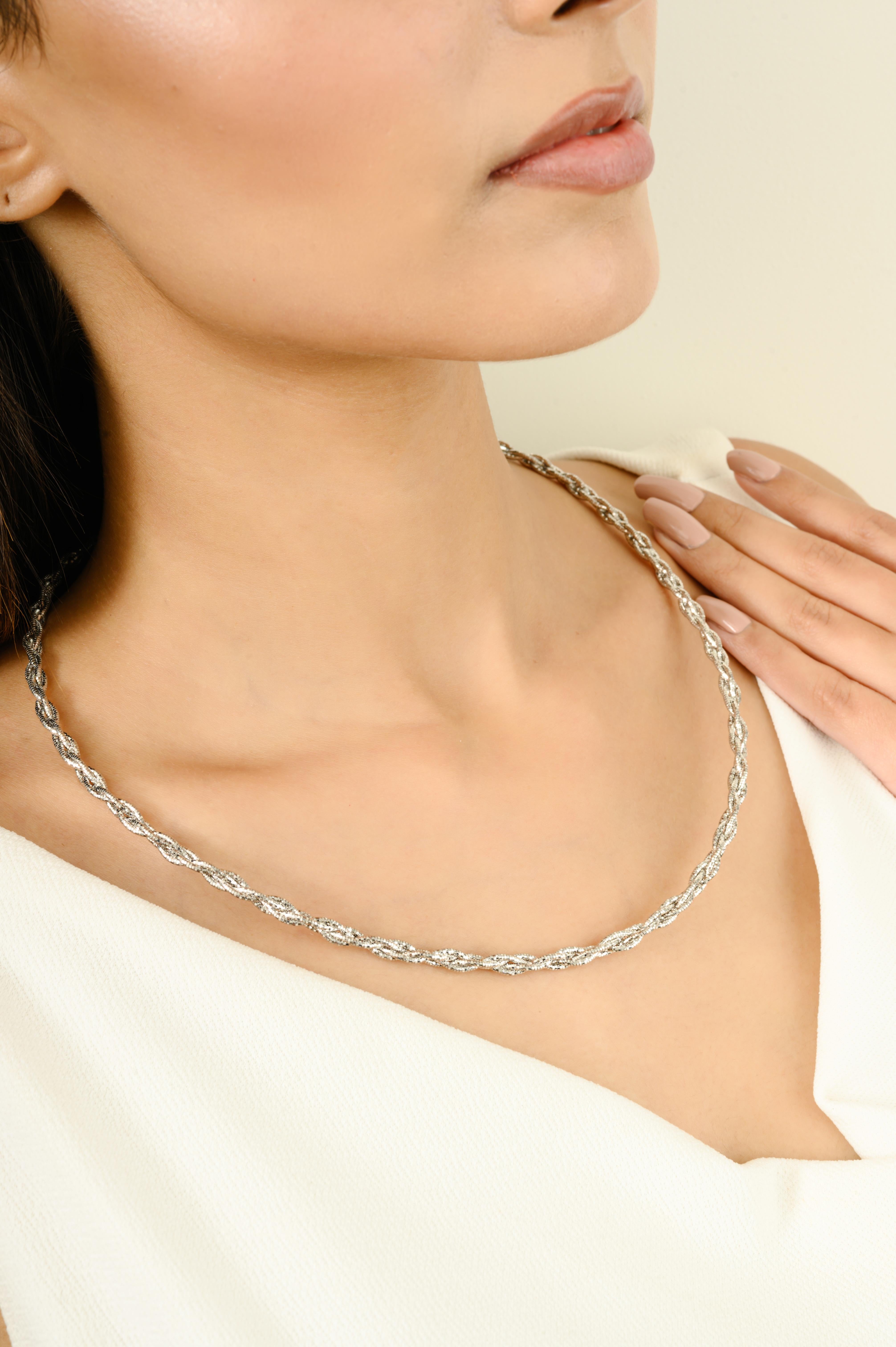 Vintage Style Twisted Chain Necklace for Valentine GIft in 925 Silver For Sale 1