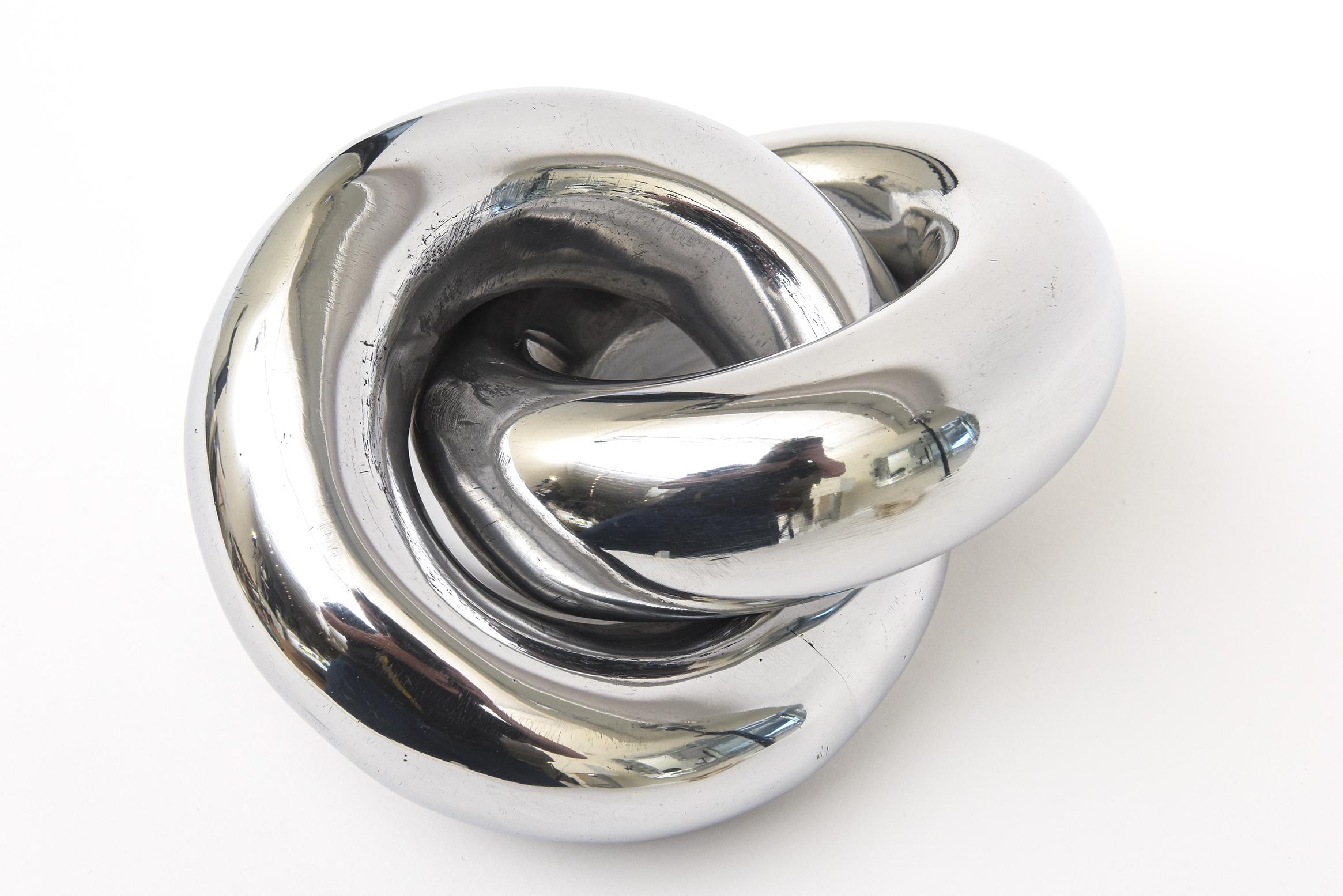 Vintage Twisted Intertwined Chrome Ring Sculpture In Good Condition For Sale In North Miami, FL