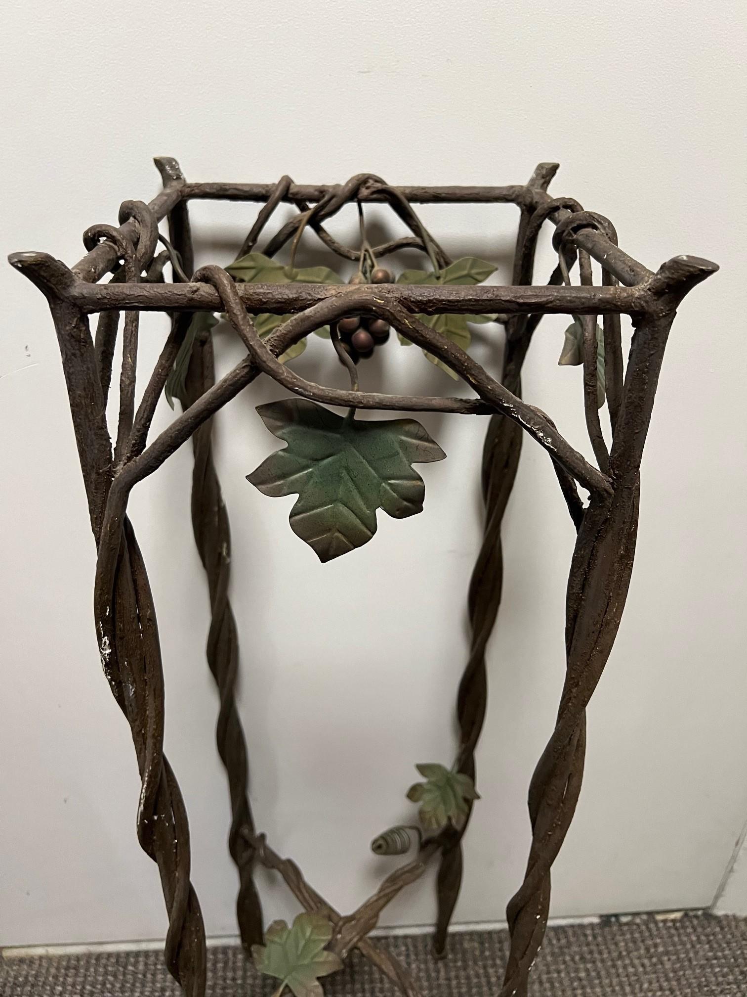 Pedestal de hierro retorcido vintage, soporte para plantas en venta 12