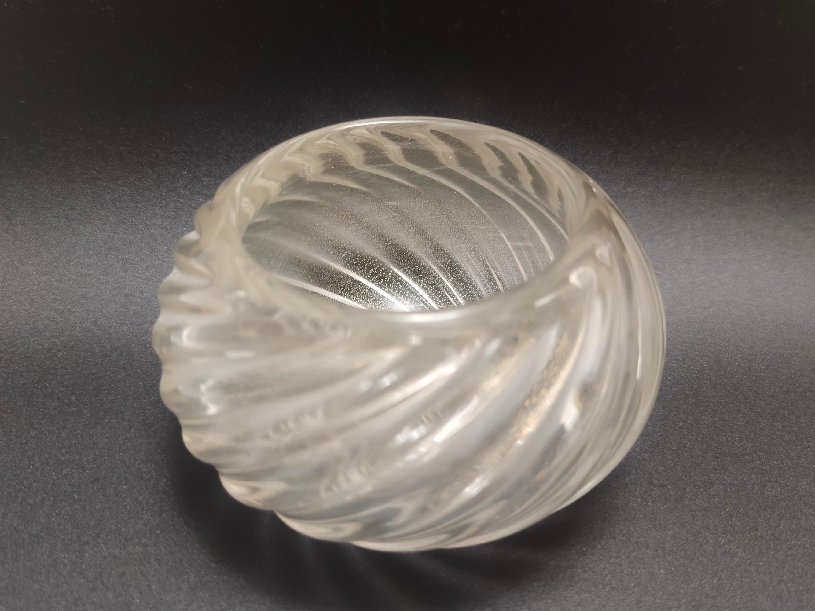 Italian Vintage Twisted Ribs Murano Glass Bowl by Archimede Seguso with Gold Leaf, Italy For Sale