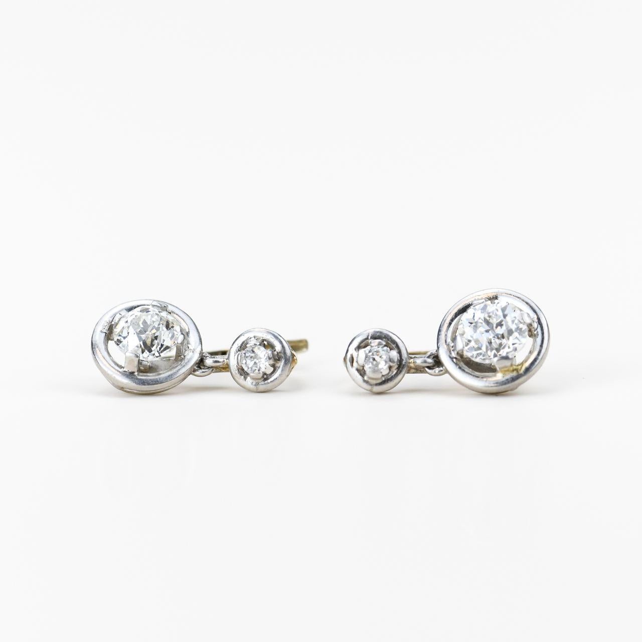 Vintage Zwei Diamanten Tropfen Ohrstecker Ohrringe (Brillantschliff) im Angebot