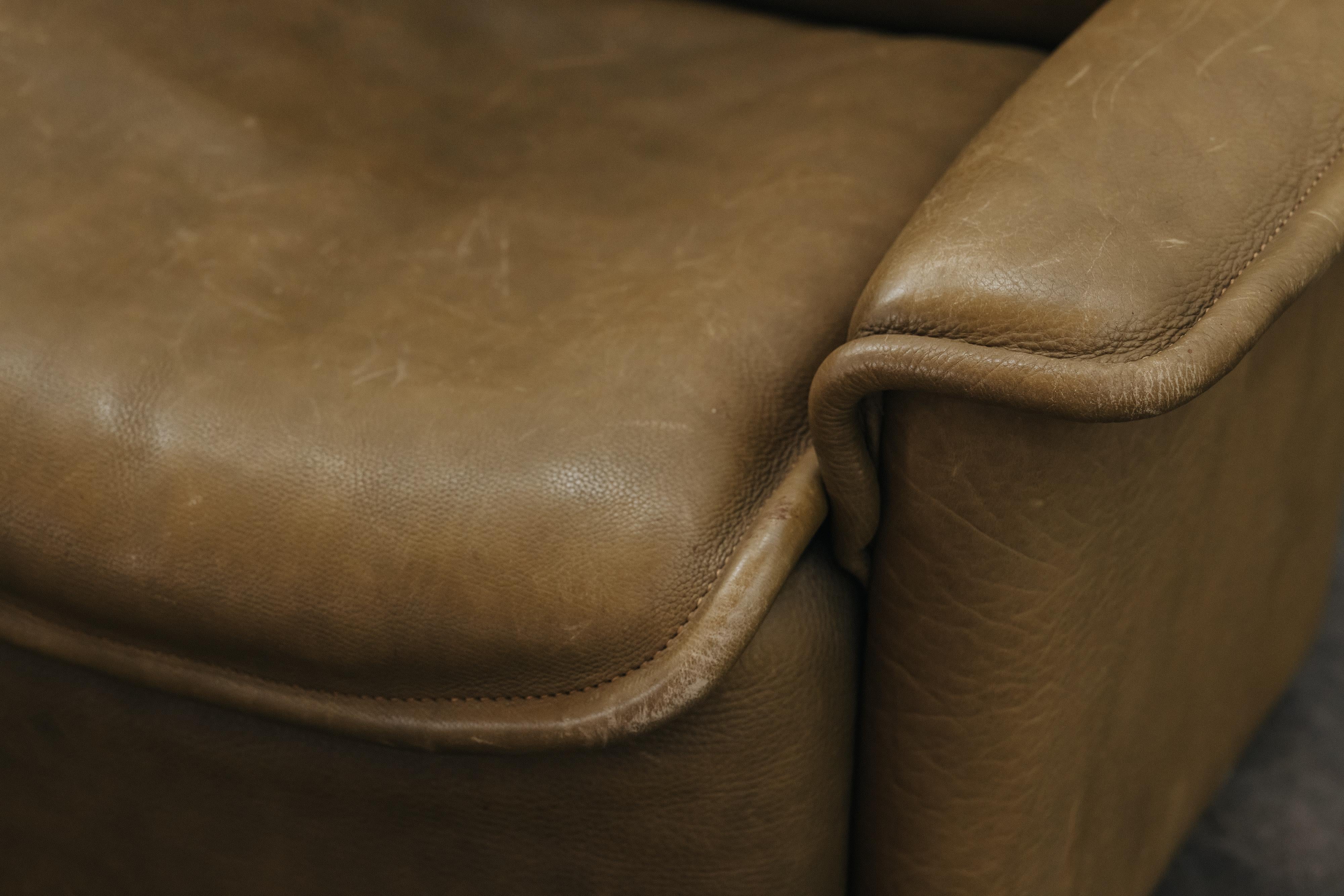 Zweisitziges Vintage-Sofa aus Leder von De Sede, Schweiz 1970er Jahre (Europäisch) im Angebot