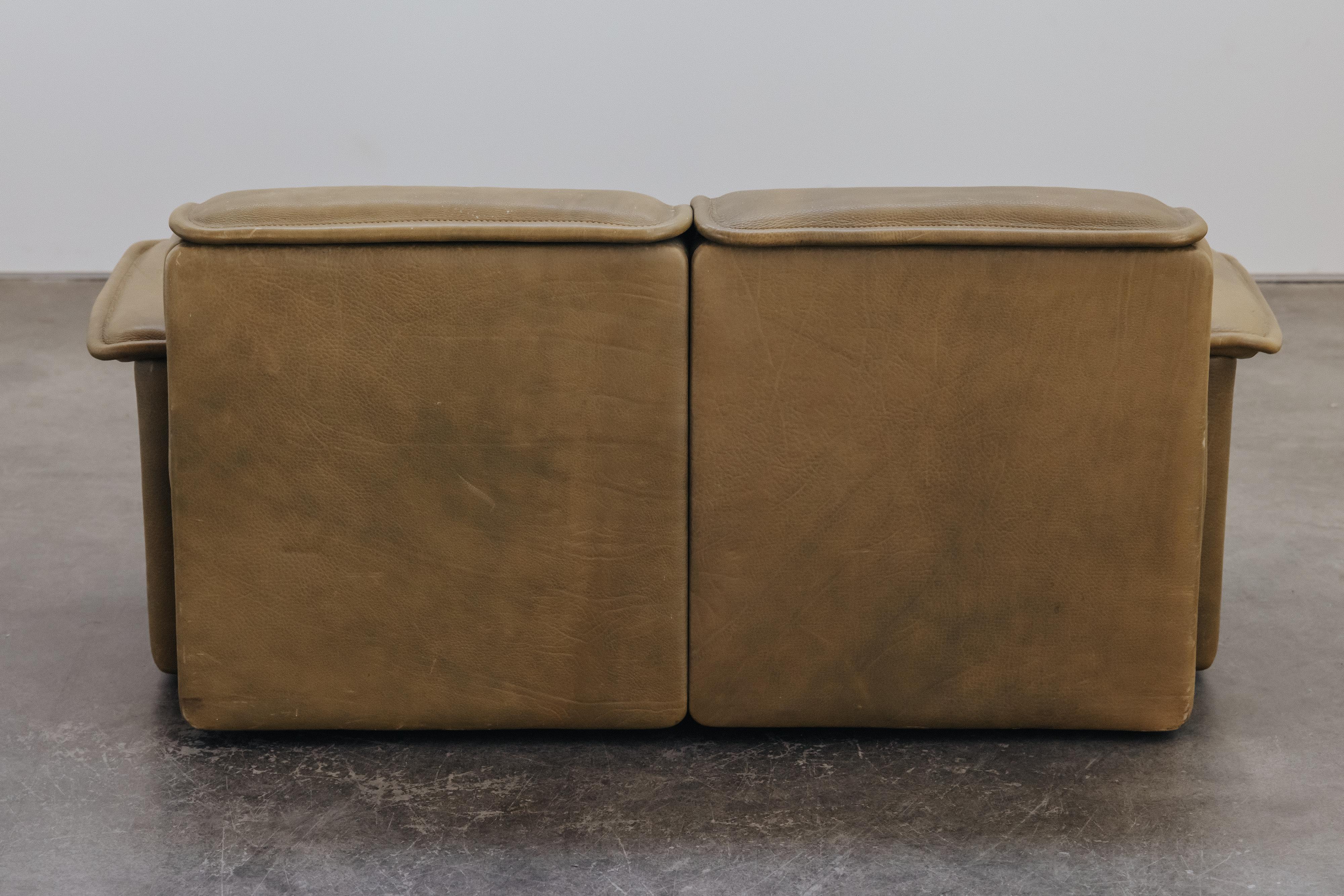 Zweisitziges Vintage-Sofa aus Leder von De Sede, Schweiz 1970er Jahre (Ende des 20. Jahrhunderts) im Angebot