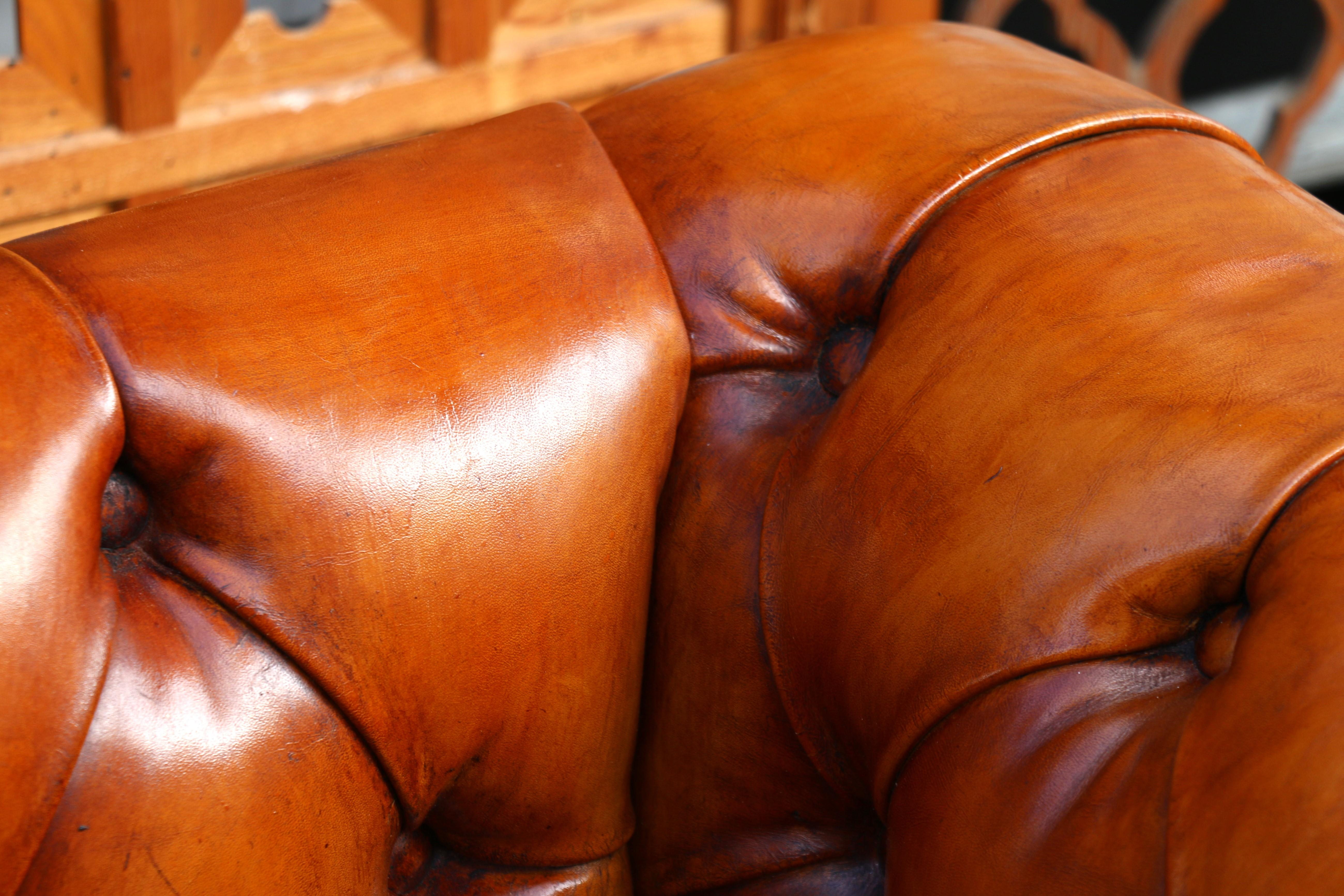 Divano Chesterfield a due posti d'epoca, 1900 in vendita 1