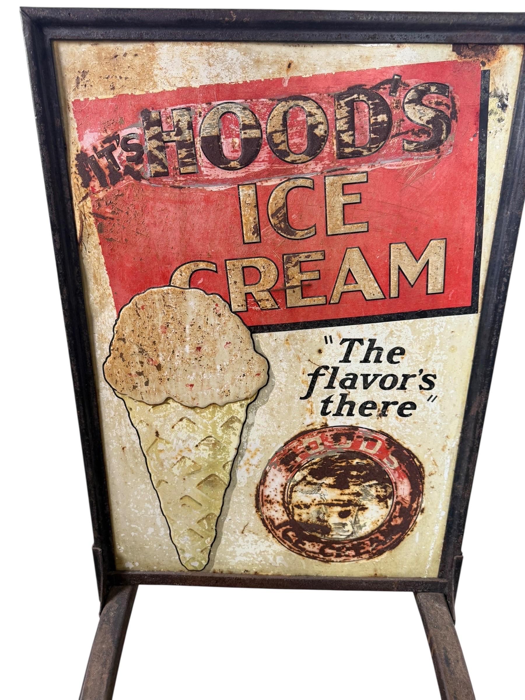 Panneau publicitaire vintage à deux faces pour les crèmes glacées Hood's Abîmé - En vente à Los Angeles, CA