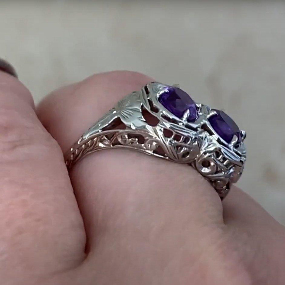 Taglio rotondo Anello vintage con ametista a due pietre e taglio rotondo (circa 1,10 carati), oro bianco 18 carati in vendita