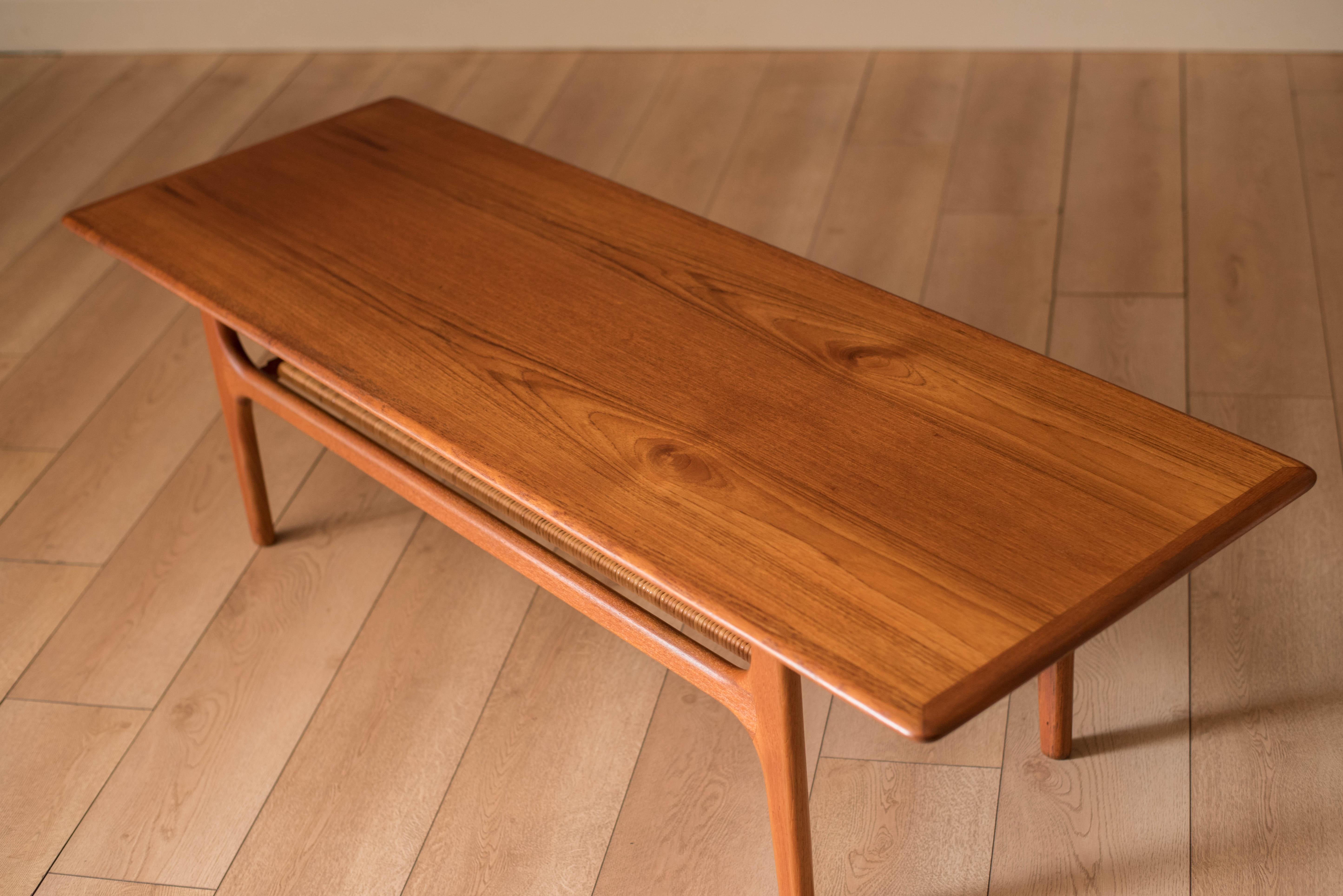 Vintage Two-Tier Danish Teak Coffee Table and Cane Magazine Rack In Good Condition In San Jose, CA