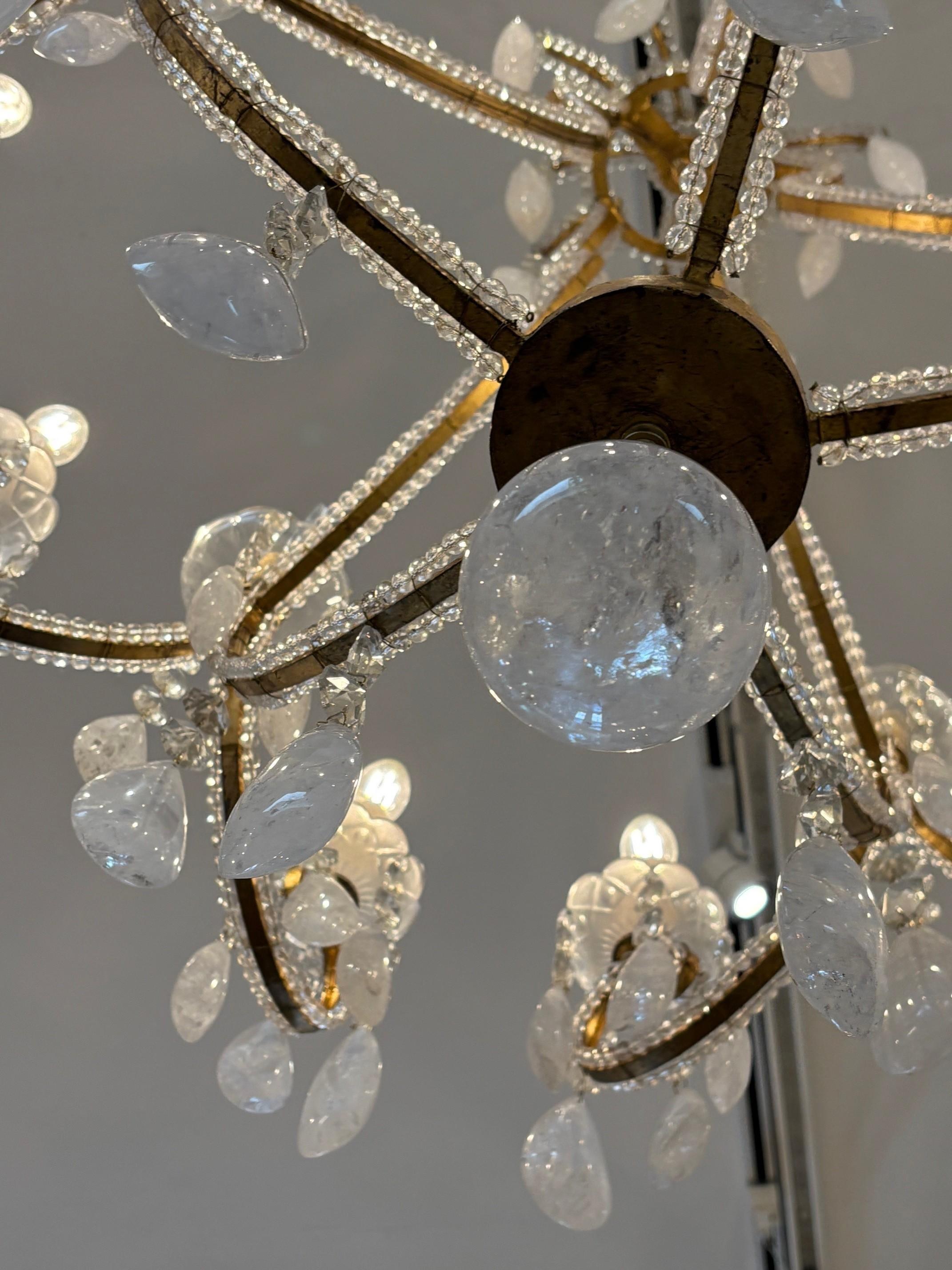 Lustre vintage à deux étages et dix lumières avec guirlande de perles de cristal et cadre Maria Theresa en vente 5