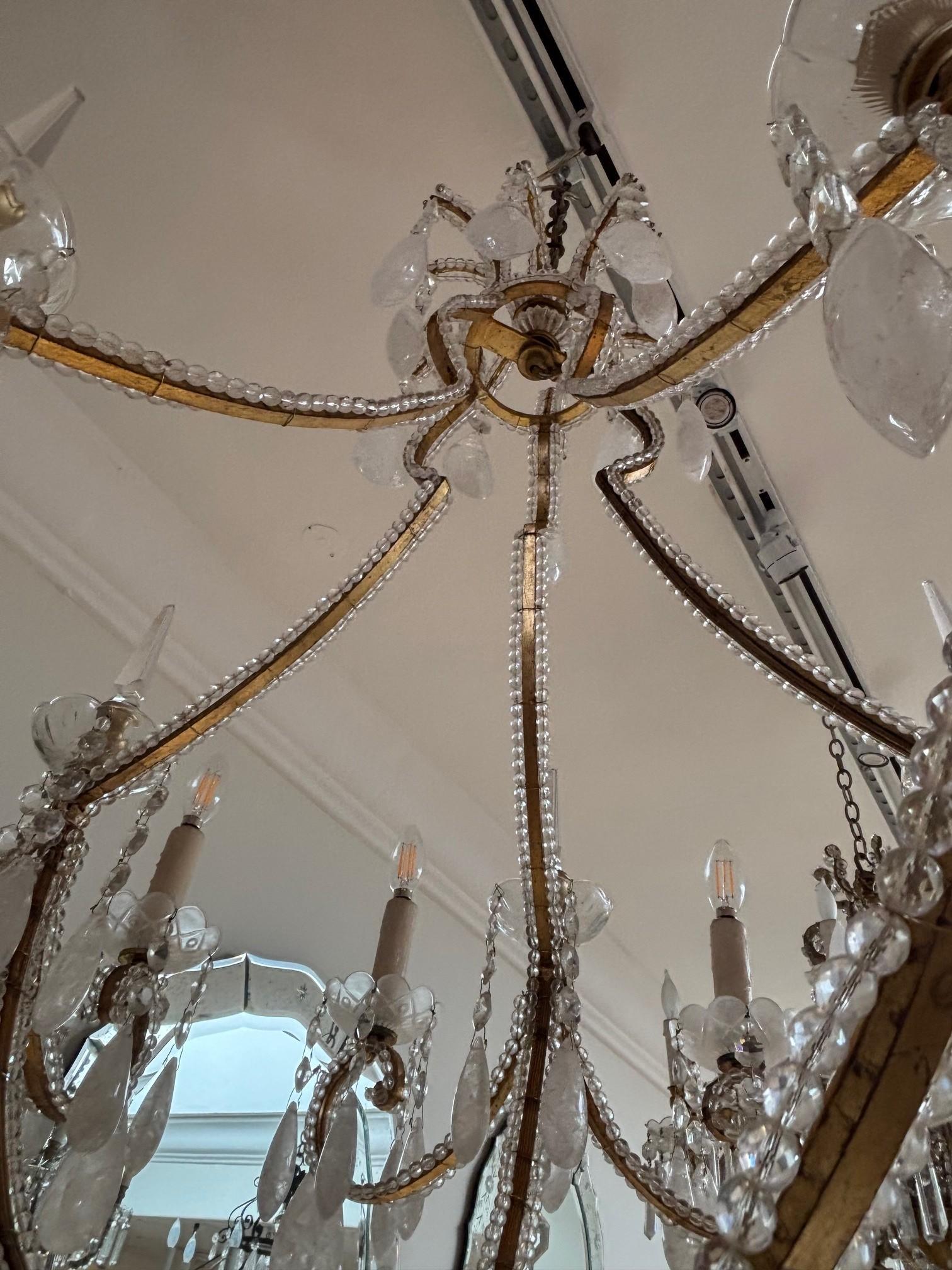 Lustre vintage à deux étages et dix lumières avec guirlande de perles de cristal et cadre Maria Theresa en vente 1