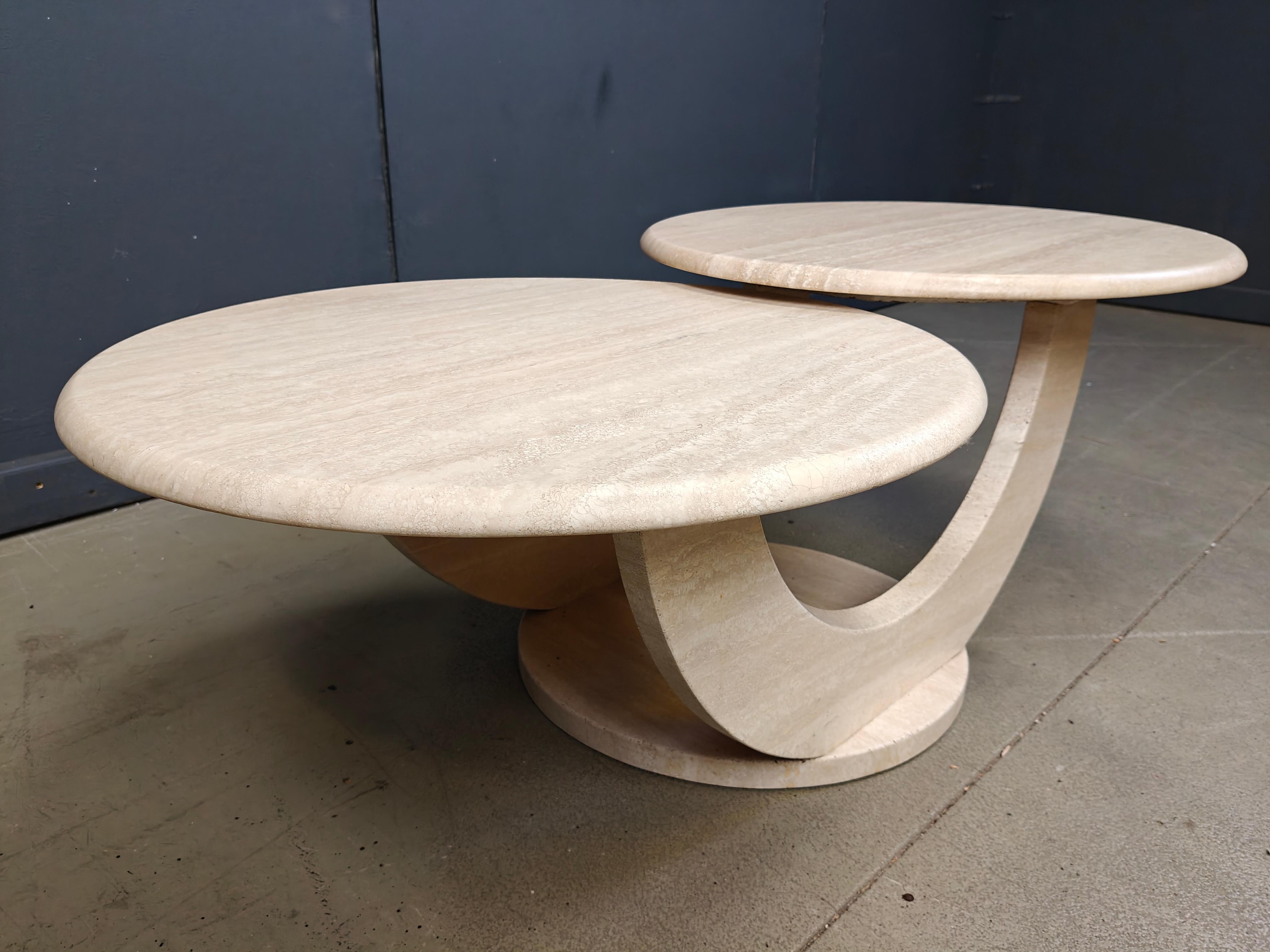 Mid-Century Modern Table basse vintage à deux niveaux en travertin, années 1970 en vente