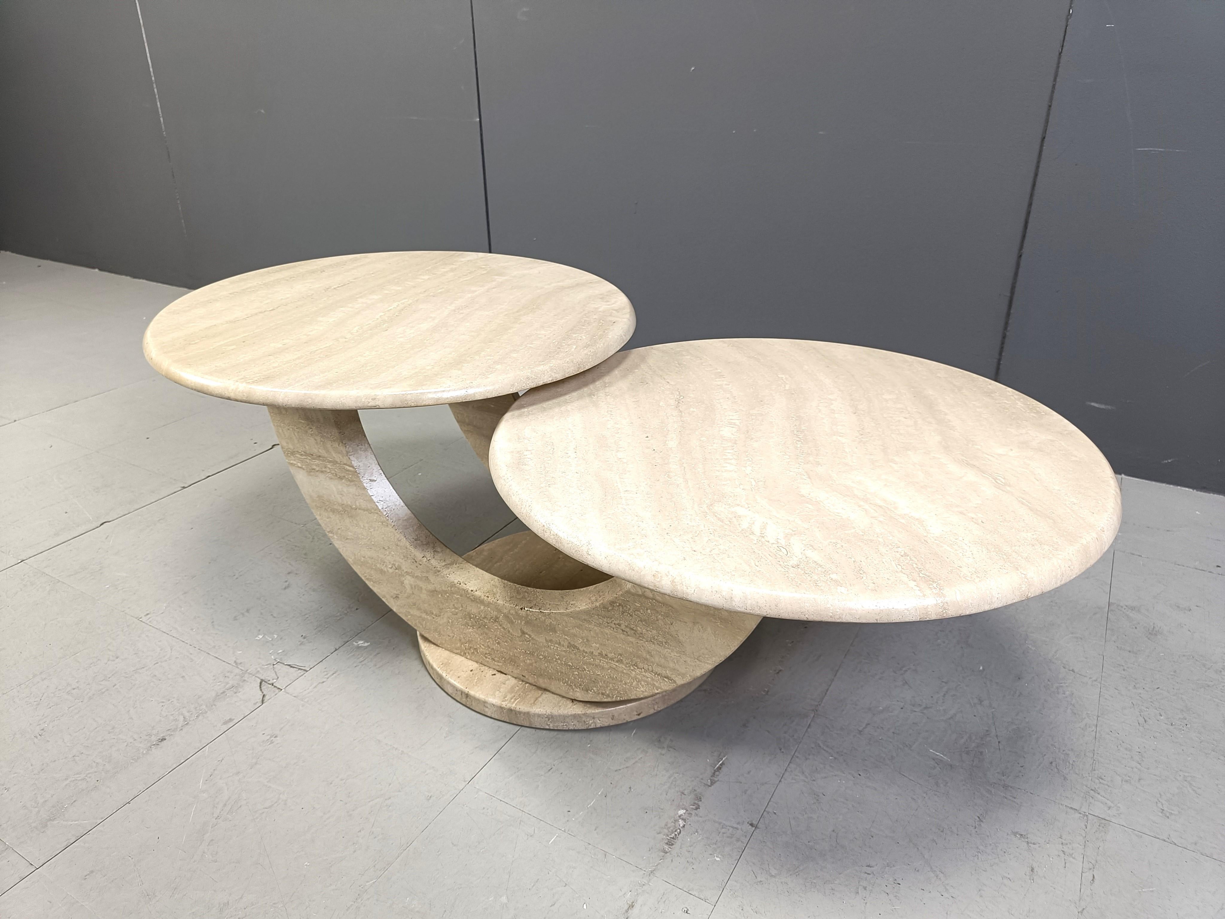 Vintage two tier travertine coffee table, 1970s In Good Condition In Leuven, Vlaams Gewest