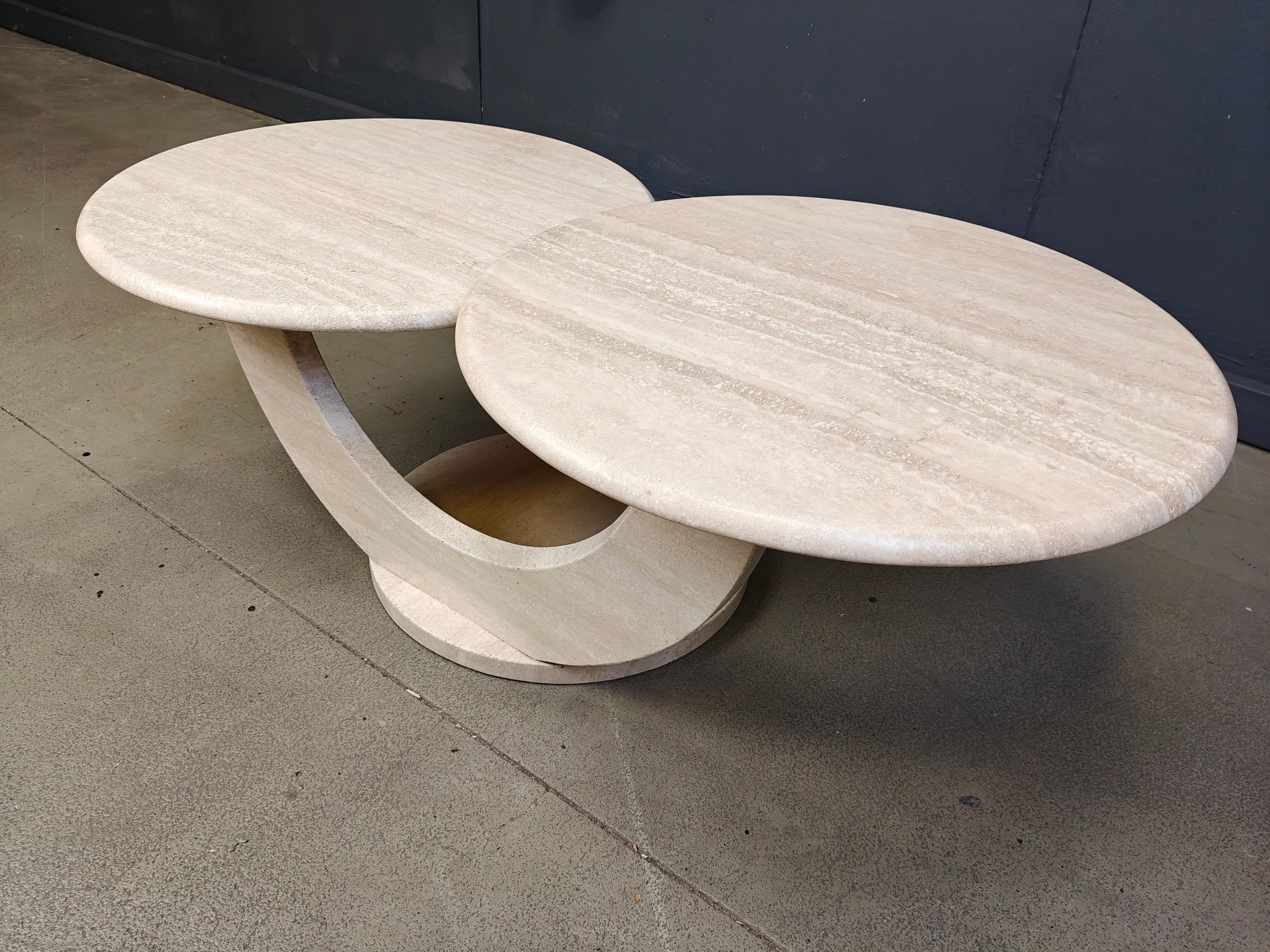 Table basse vintage à deux niveaux en travertin, années 1970 Bon état - En vente à Leuven, Vlaams Gewest