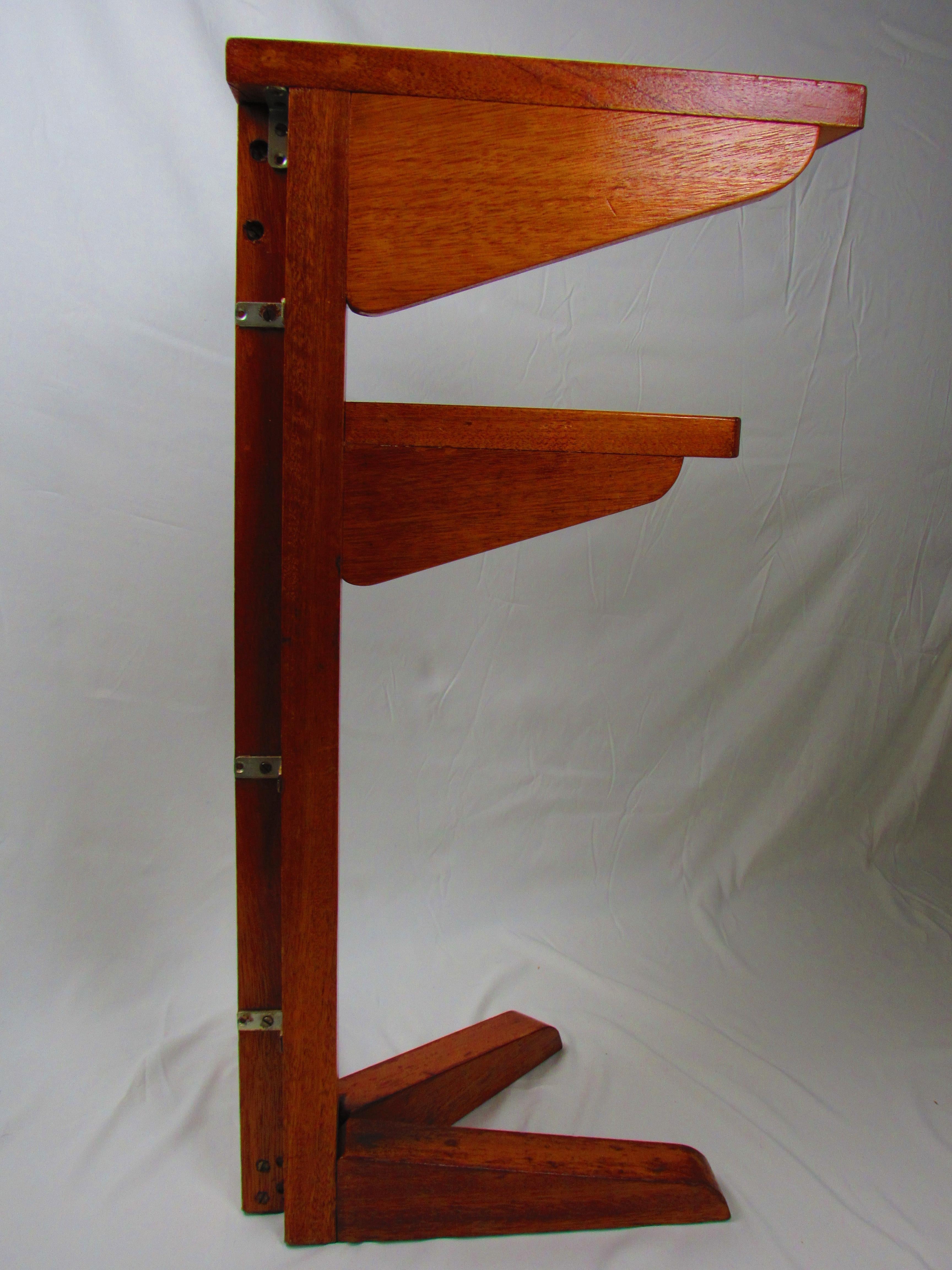 Two-tiered oak corner table with unique spoke leg In Good Condition For Sale In San Francisco, US