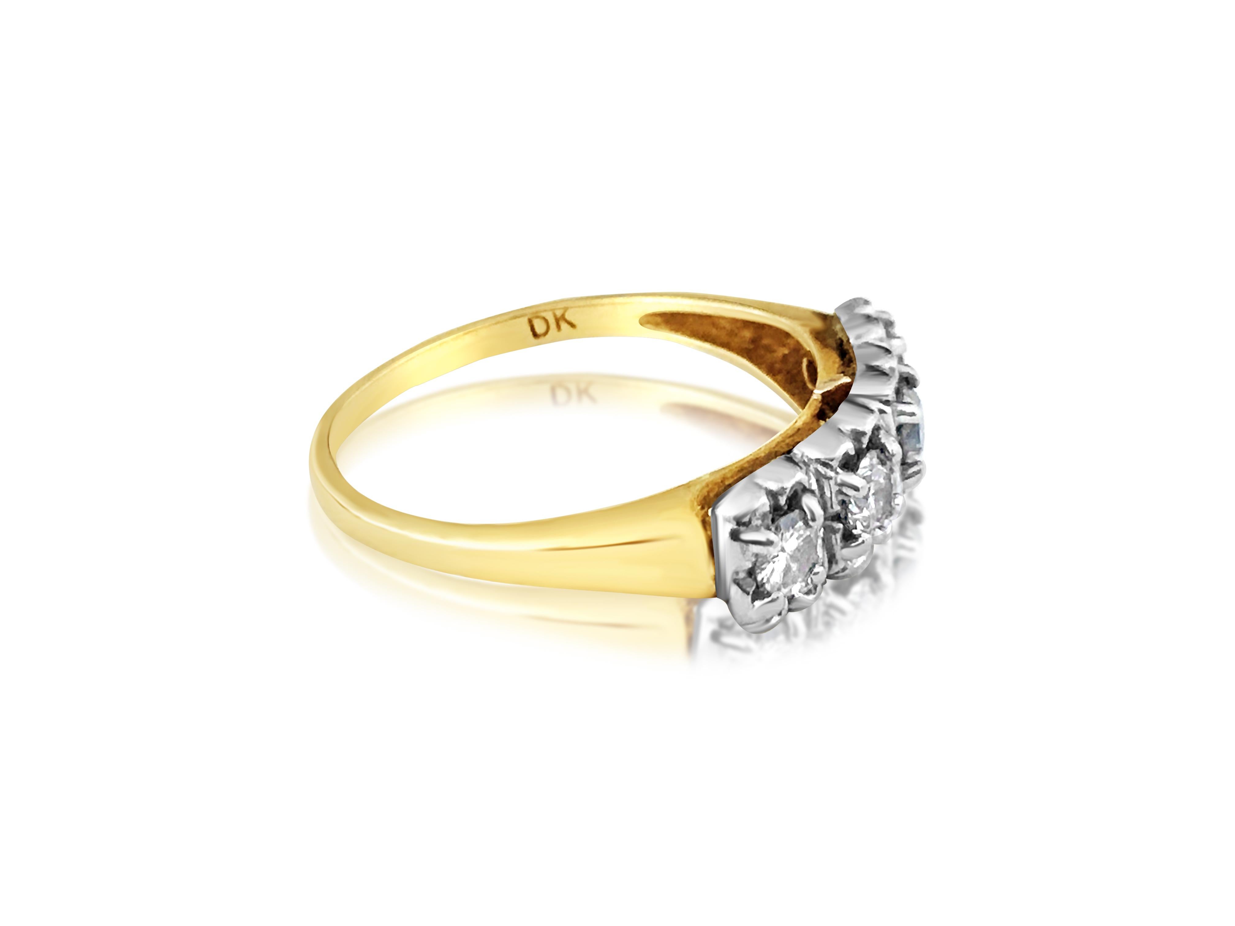 Vintage Two-Tone 0.48 Carat Diamond Yellow Gold Wedding Ring In Excellent Condition For Sale In Miami, FL
