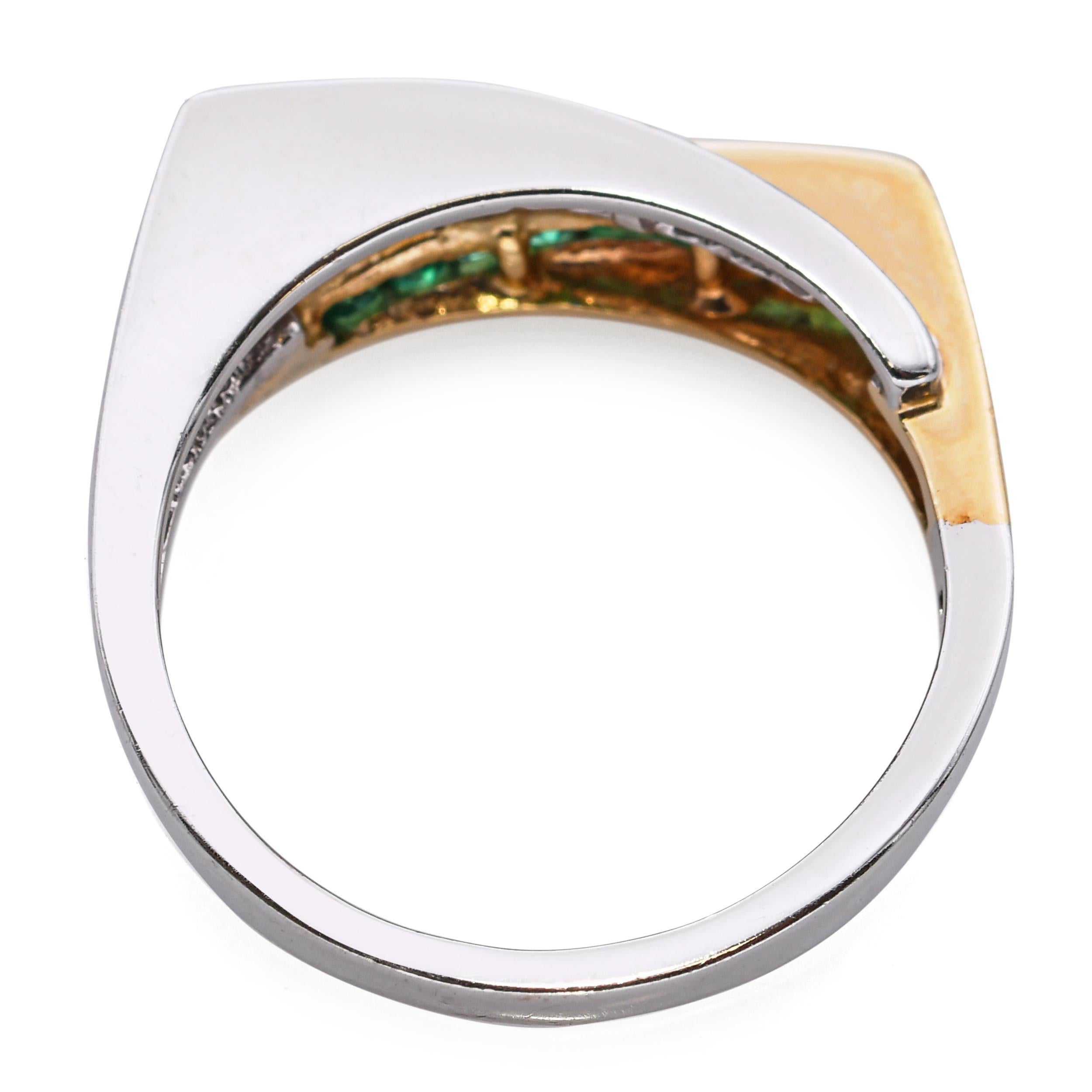 Bague bypass vintage en or 14k bicolore avec diamants et émeraudes en vente 1