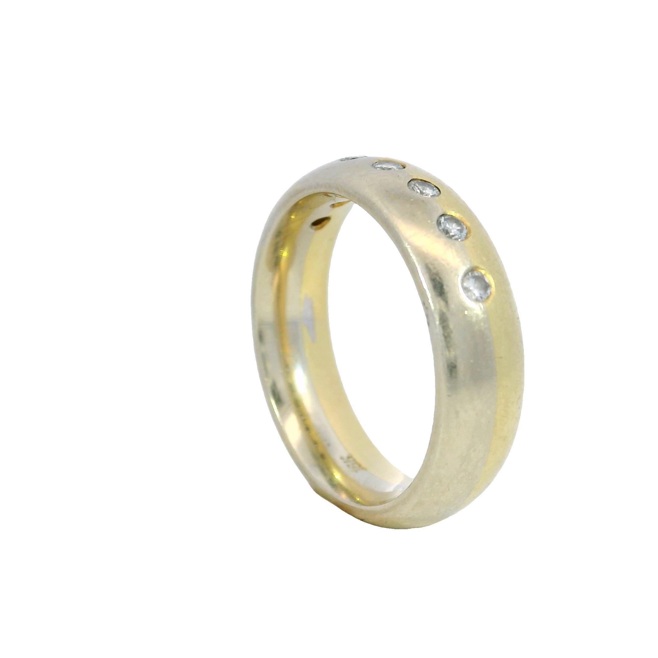 Donna Anello bicolore d'epoca con diamanti in oro bianco e giallo 18 carati, misura 7 in vendita