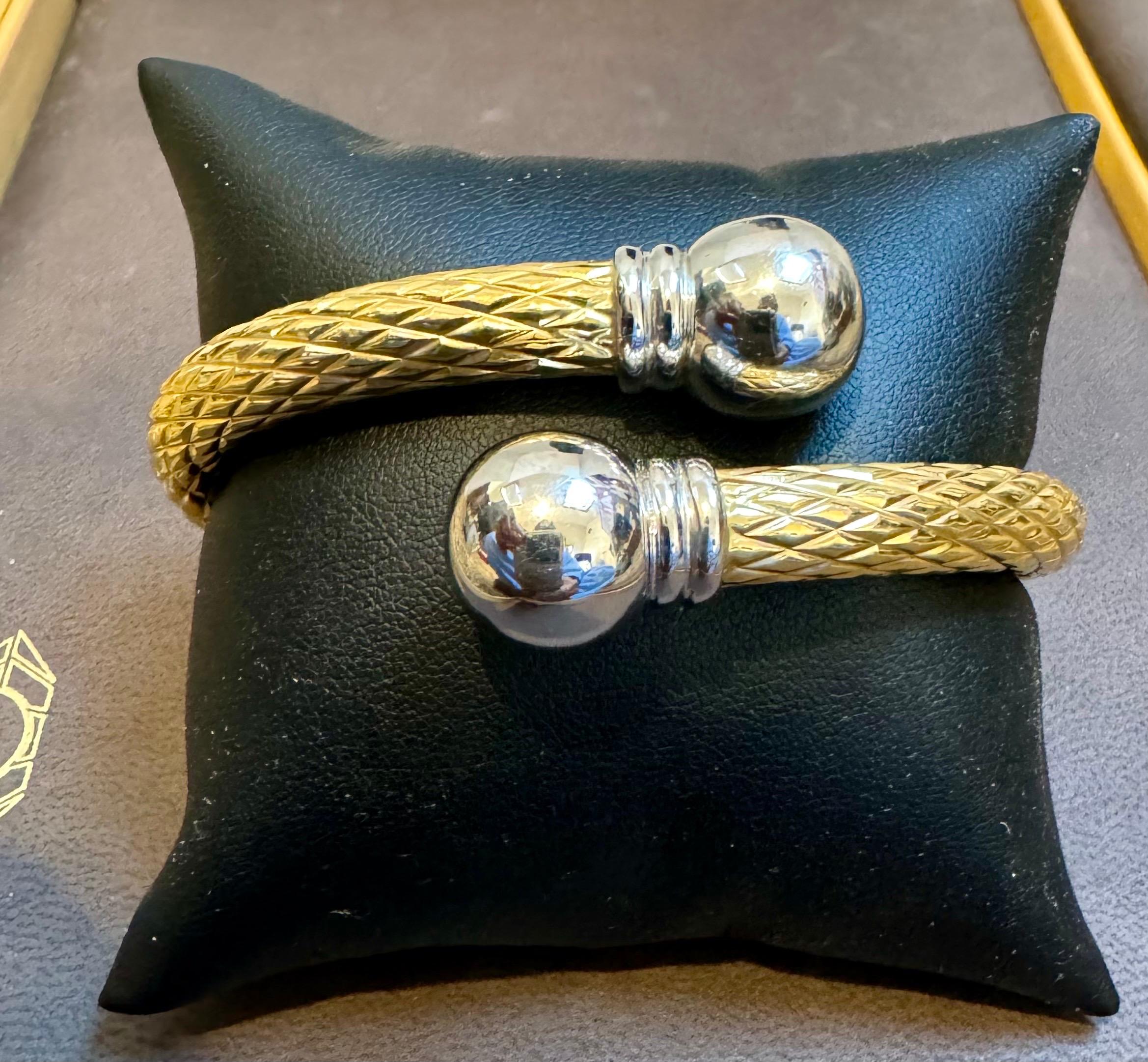 Vintage Zwei-Ton-Manschette Armreif Armband 18 Karat massivem Gelb & Weißgold 24 Gramm Damen im Angebot