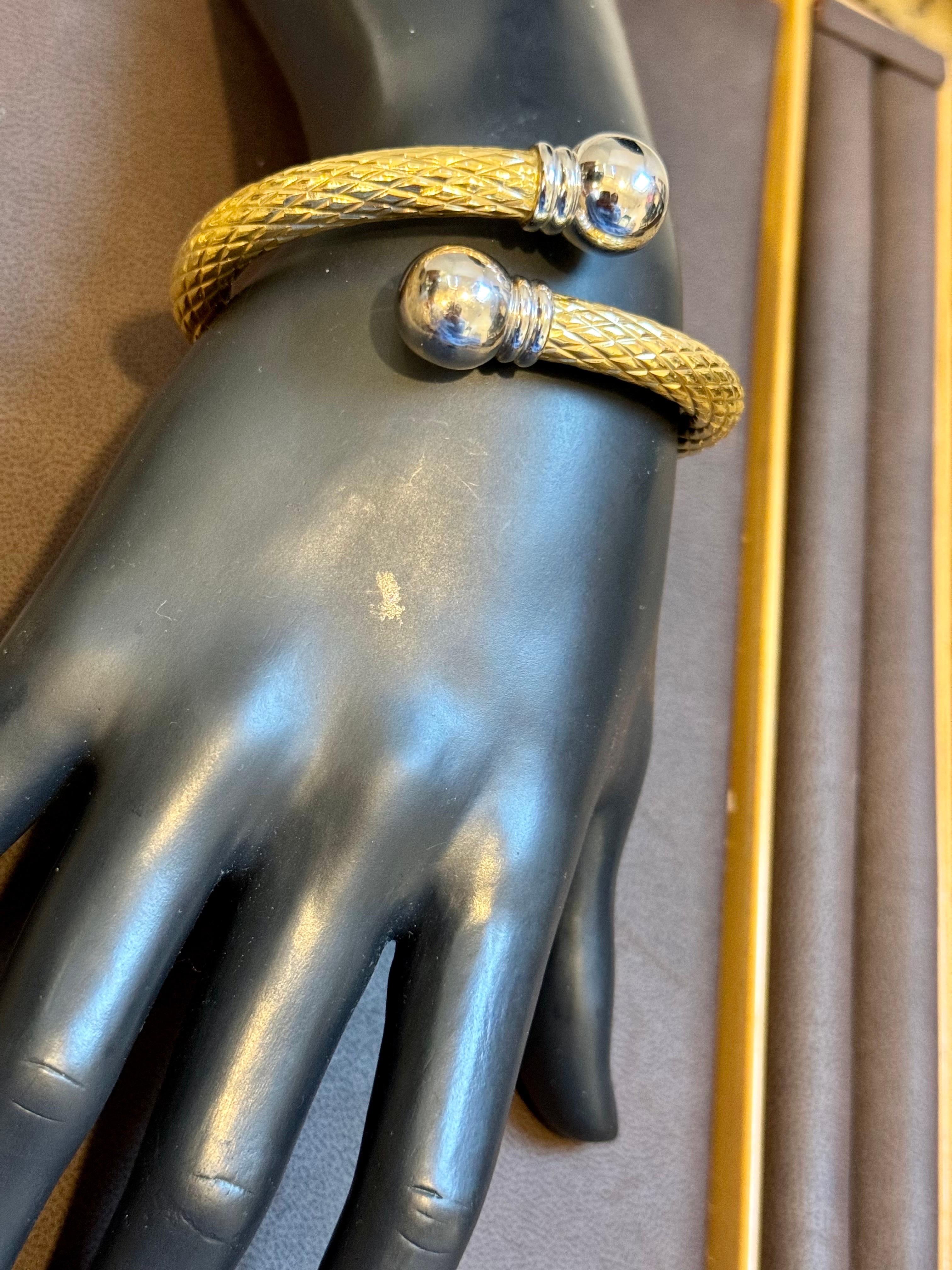 Vintage Zwei-Ton-Manschette Armreif Armband 18 Karat massivem Gelb & Weißgold 24 Gramm im Angebot 4