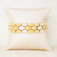 Bracelet pépite de pépite texturé bicolore doré et strass de Panetta, 1970
