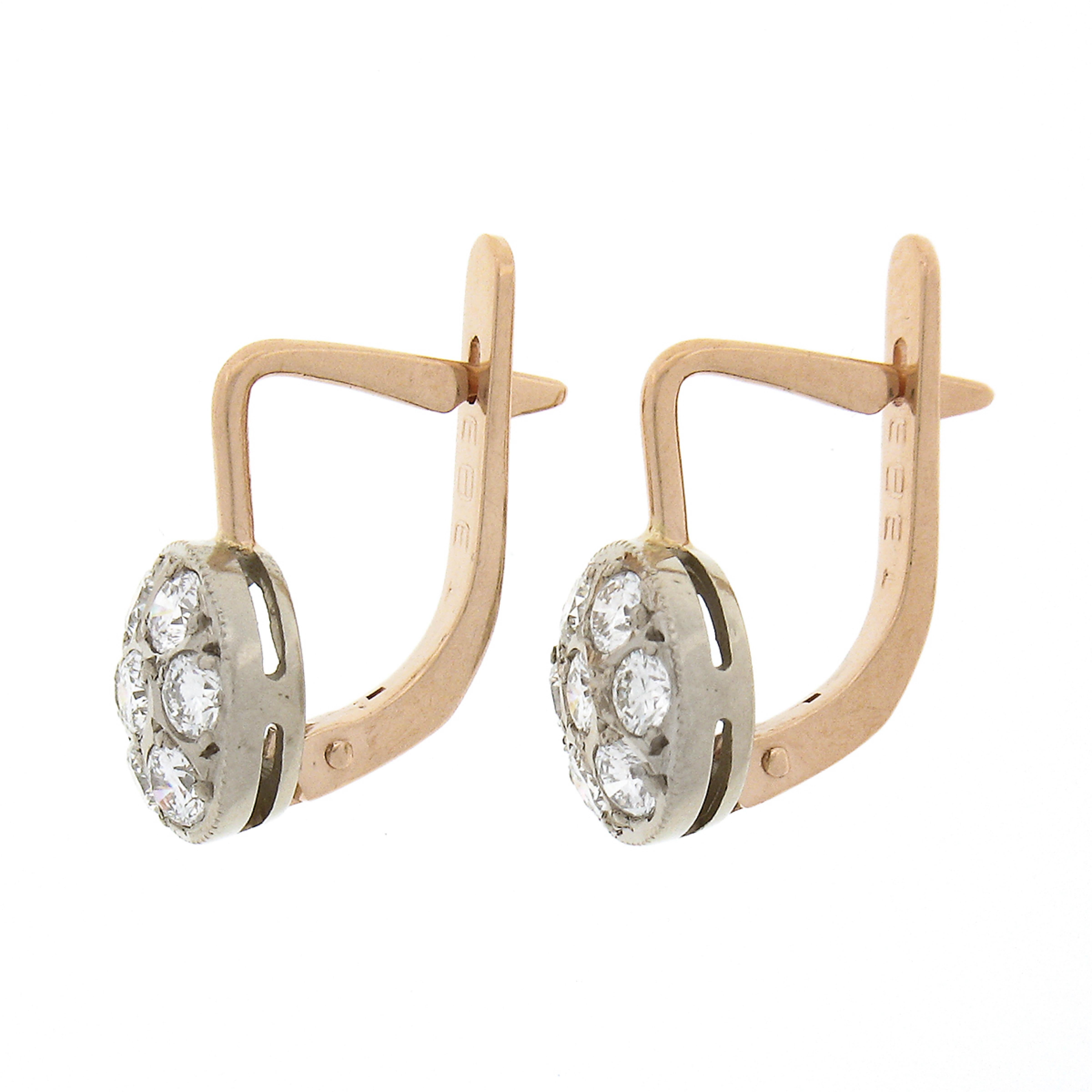 Zweifarbige Vintage-Cluster-Ohrhänger aus Gold .70ctw mit rundem Diamanten in Pavé-Fassung im Zustand „Gut“ im Angebot in Montclair, NJ