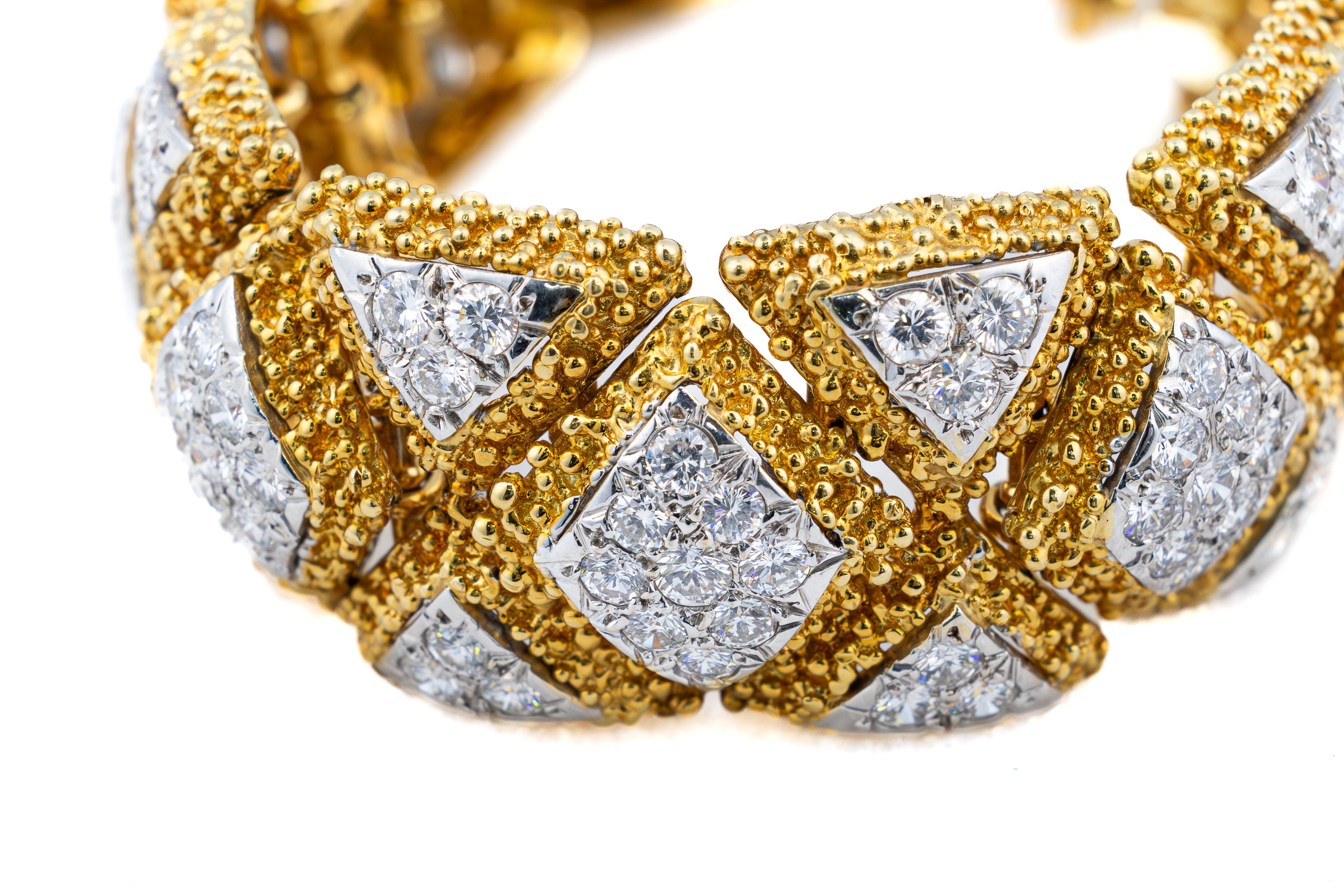 Vintage Zwei-Ton-Gold und Diamant-Armreif Armband (Retro) im Angebot