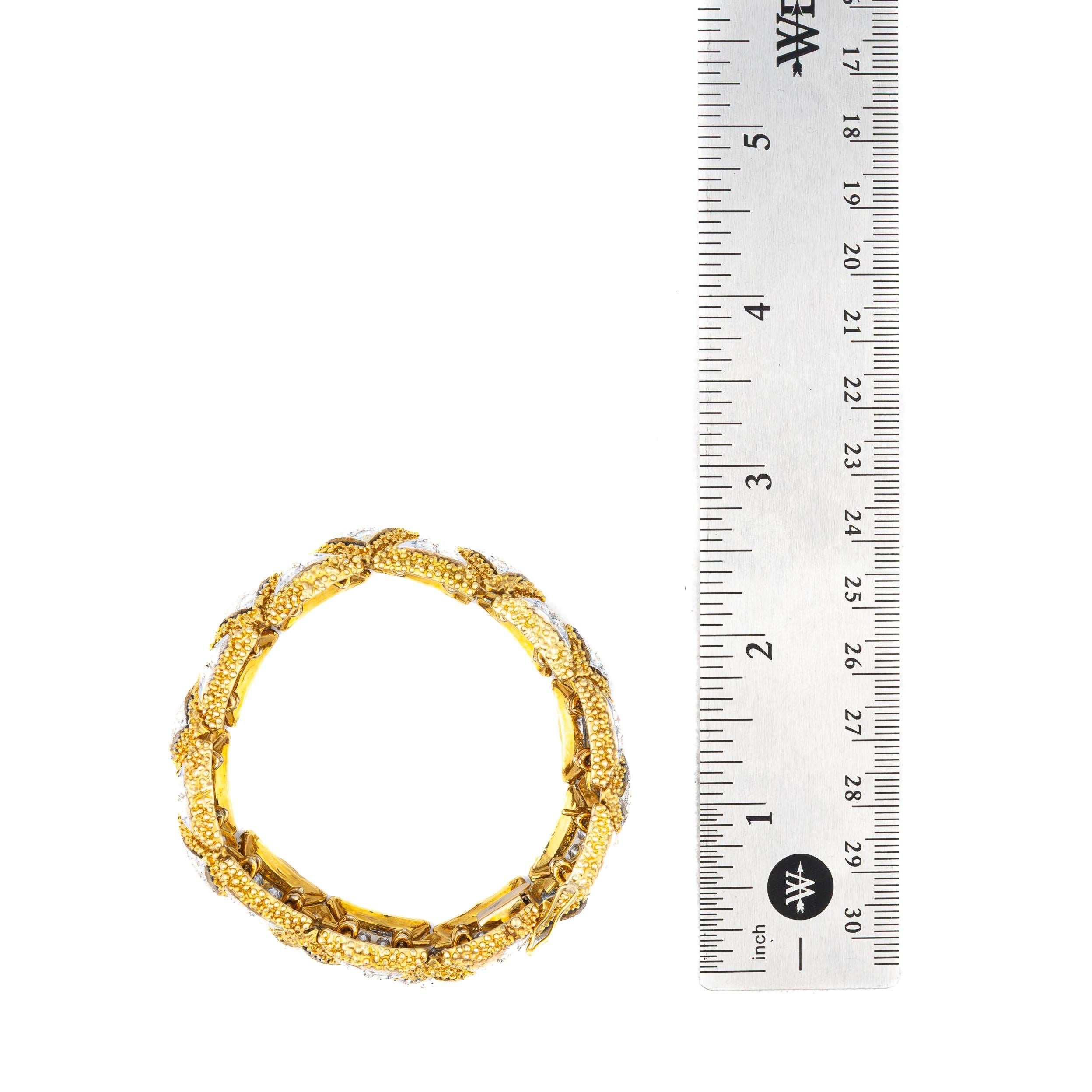 Vintage Zwei-Ton-Gold und Diamant-Armreif Armband (Rundschliff) im Angebot