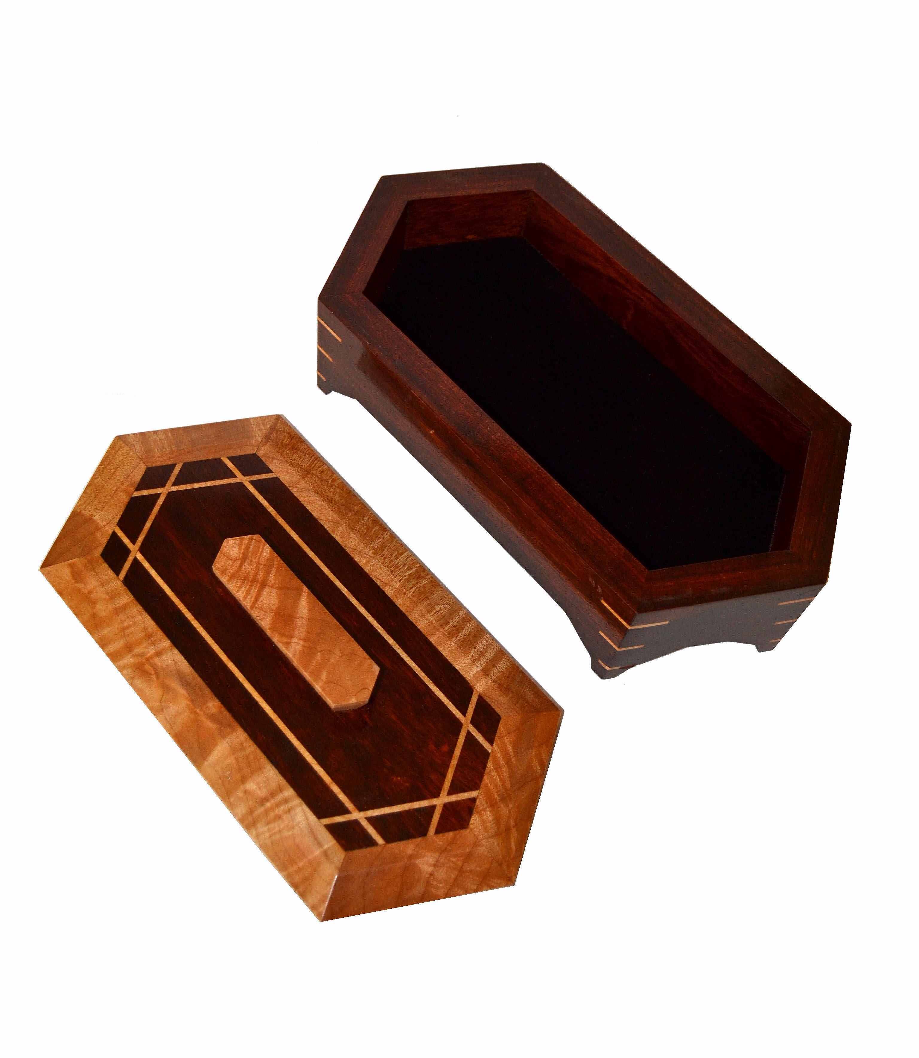 American Vintage Two-Tone Handcrafted Decorative Mahogany Keepsake Wooden Box with Lid