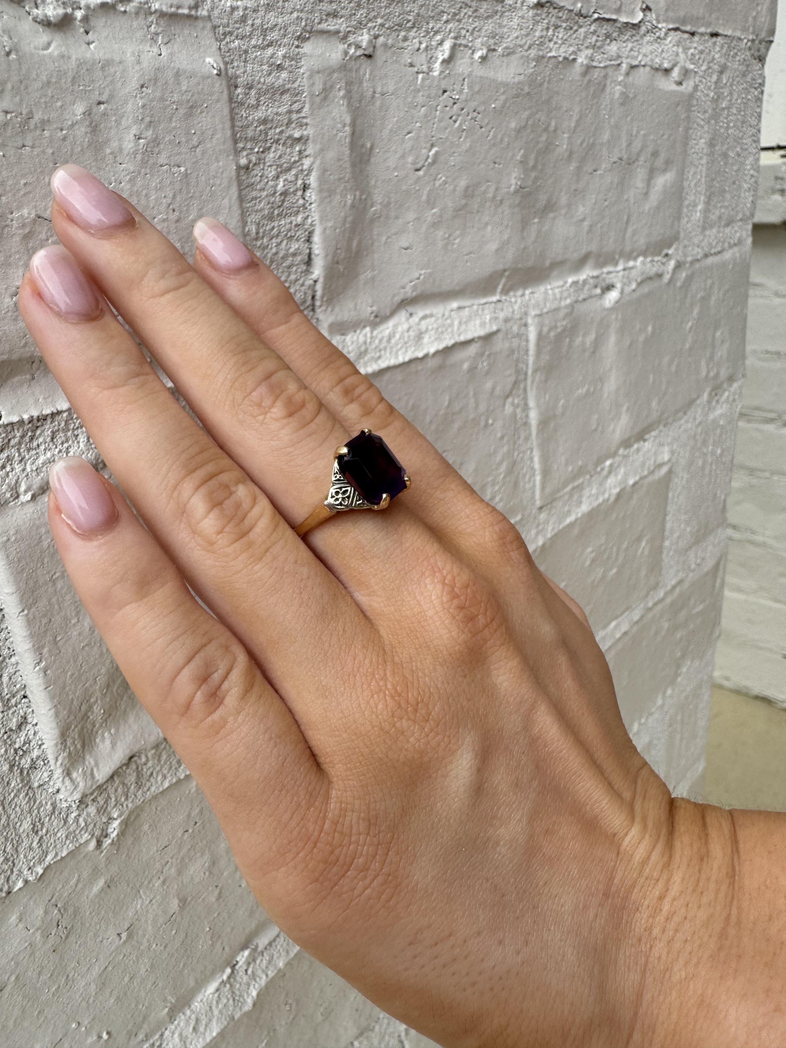 Anillo Amatista Vintage Dos Tonos Oro 14K Corte esmeralda en venta