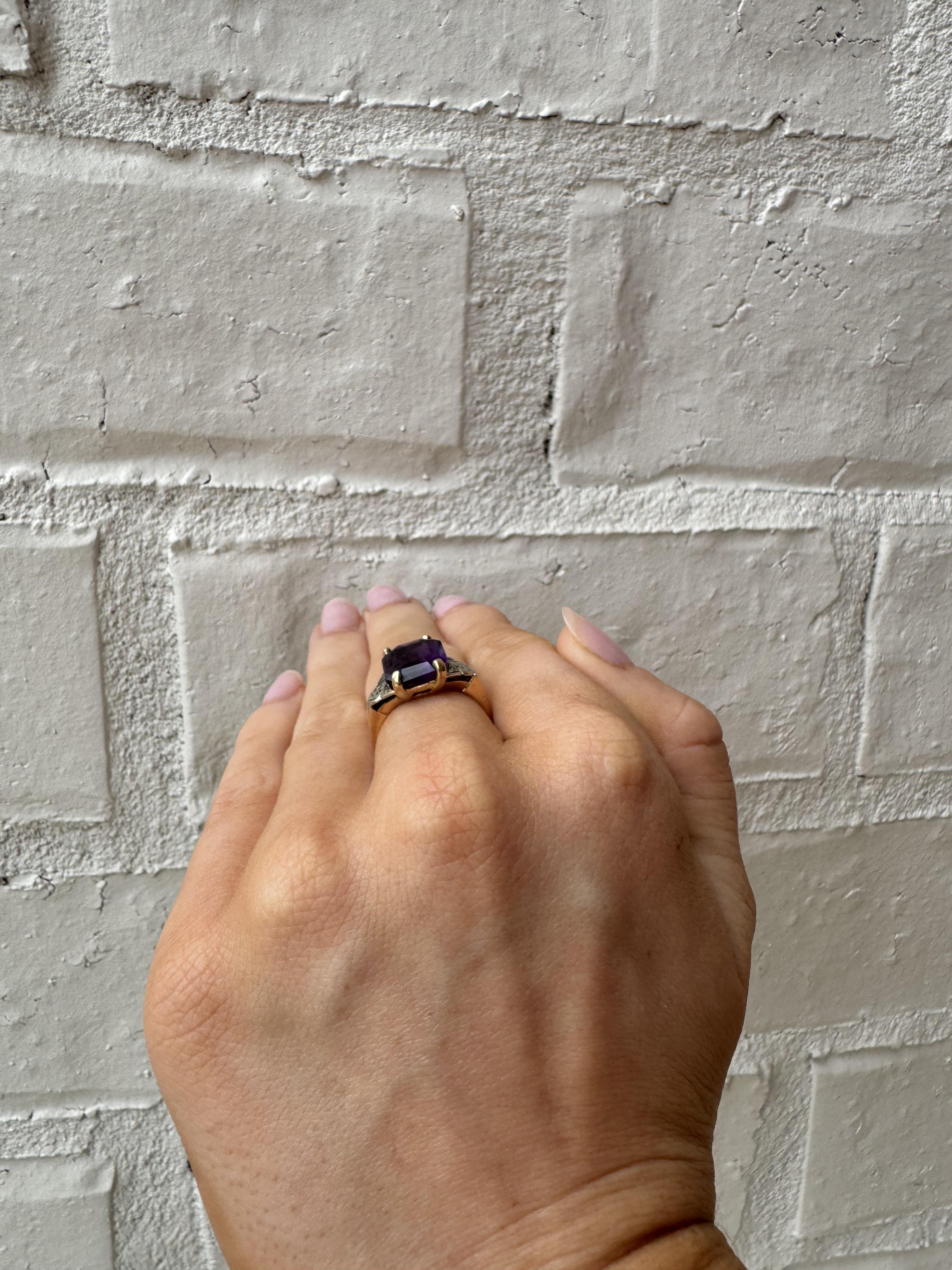 Anillo Amatista Vintage Dos Tonos Oro 14K en Bueno estado para la venta en Montgomery, AL