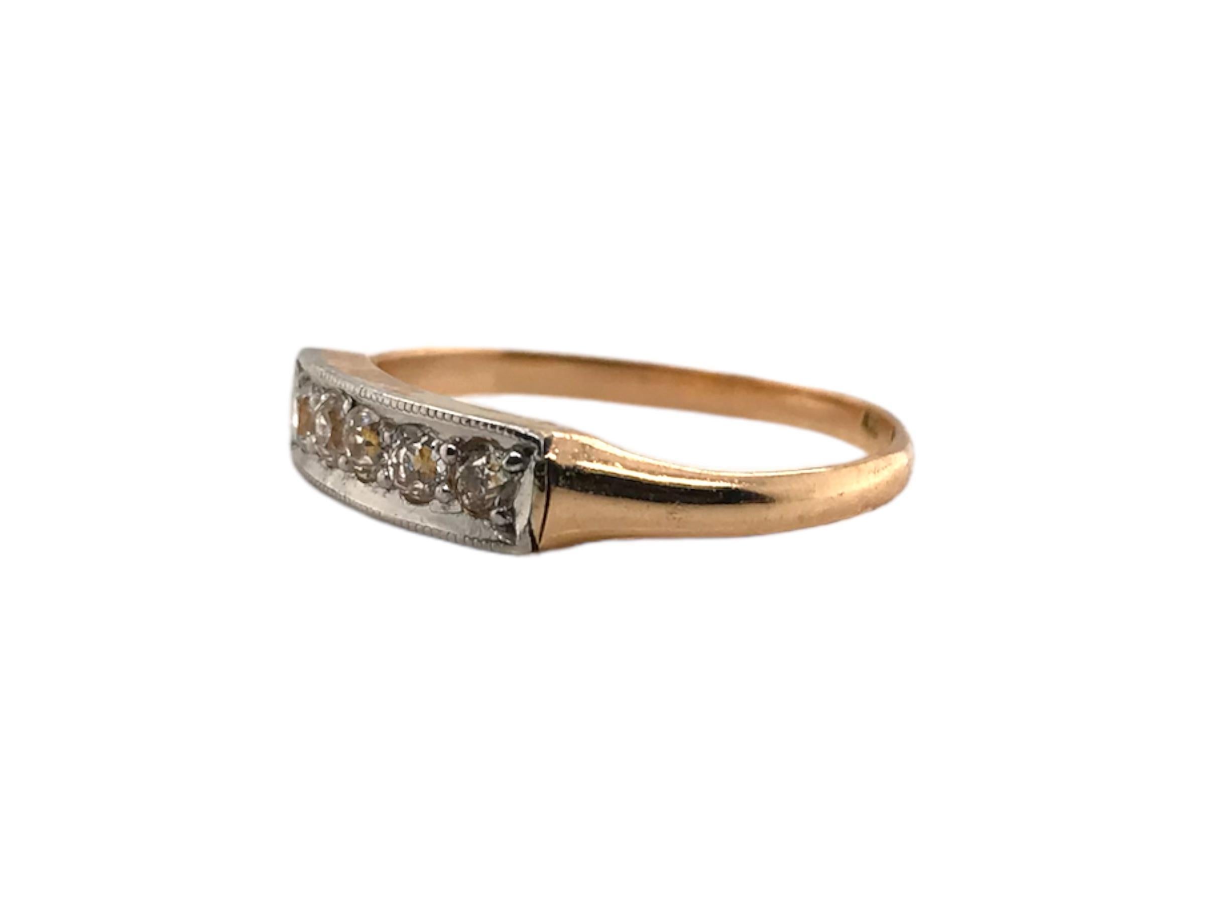 Vintage Two Toned Diamond Band 18K Size 5 In Good Condition For Sale In Montgomery, AL